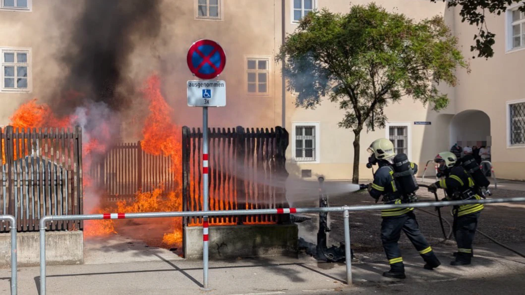 Brand in Müllinsel in St. Pölten