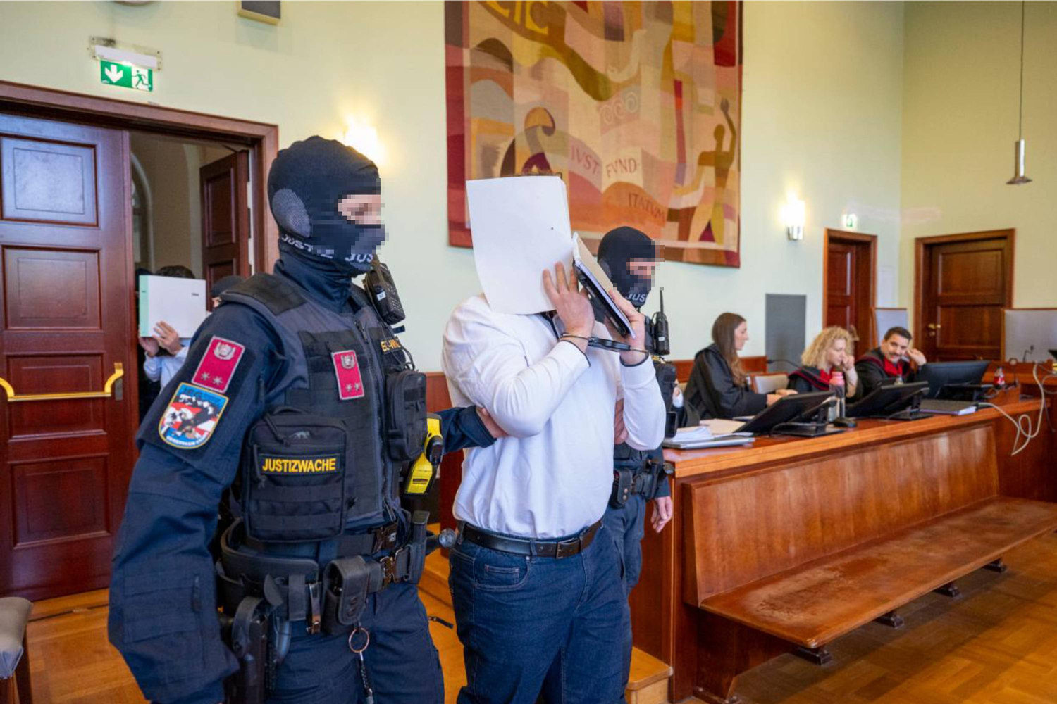 Swift-Terrorist will seine Bin-Laden-Uhr zurück