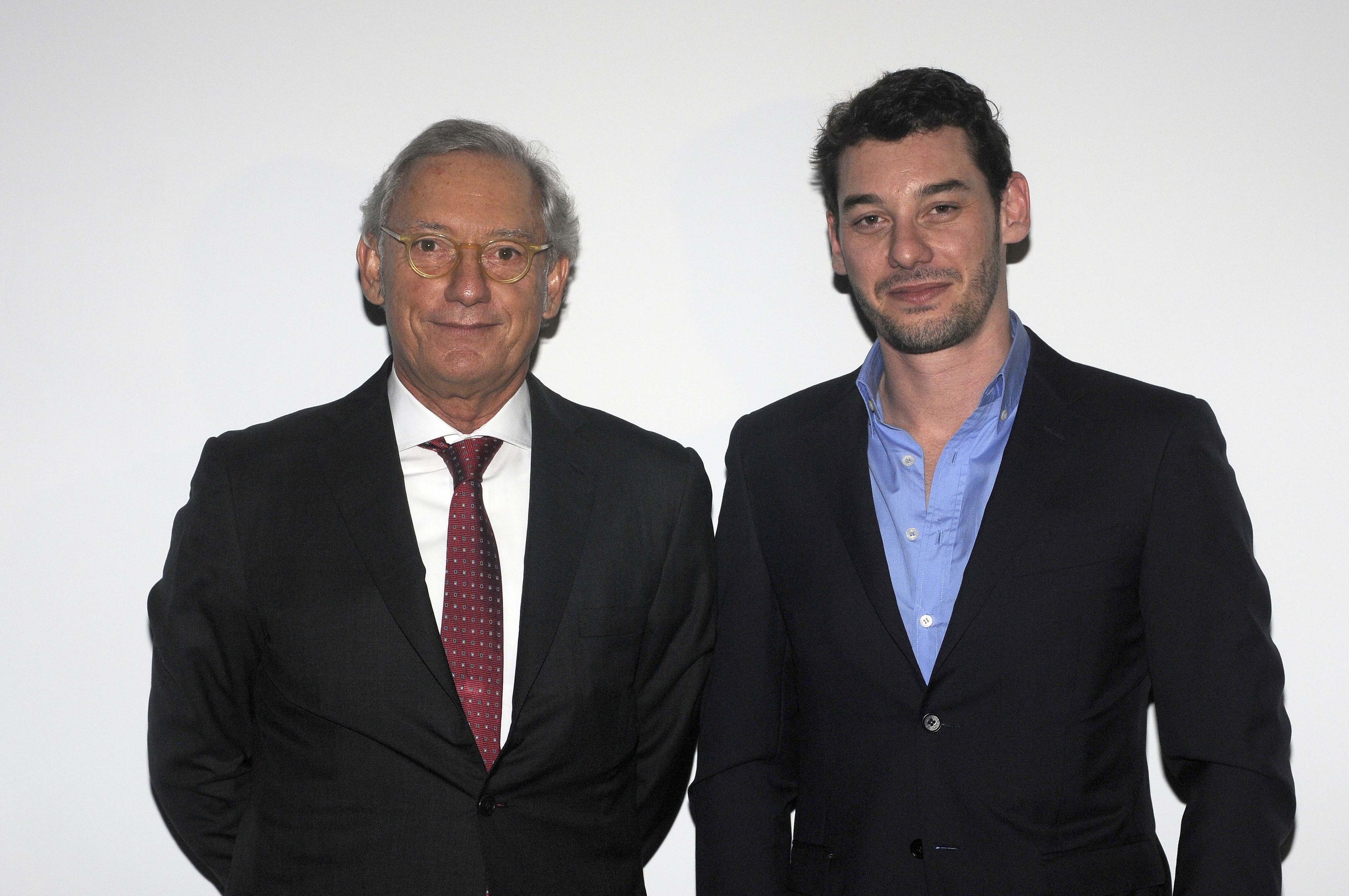 Mango-Gründer Isak Andic und Sohn Jonathan bei einer Mango-Modenschau in Barcelona 2013.