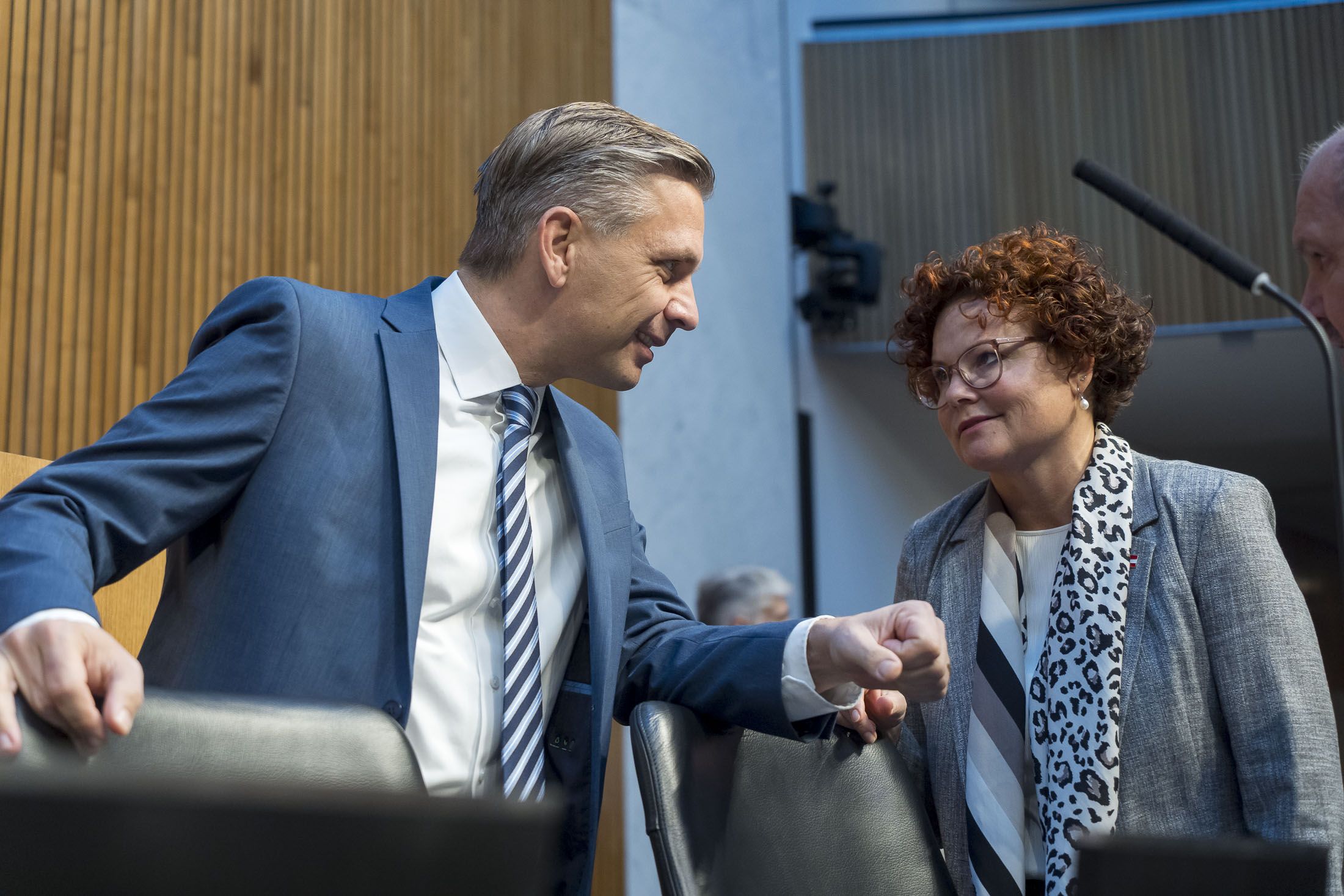 Wirtschaftsminister Wolfgang Hattmannsdorfer und Staatssekretärin Elisabeth Zehetner.