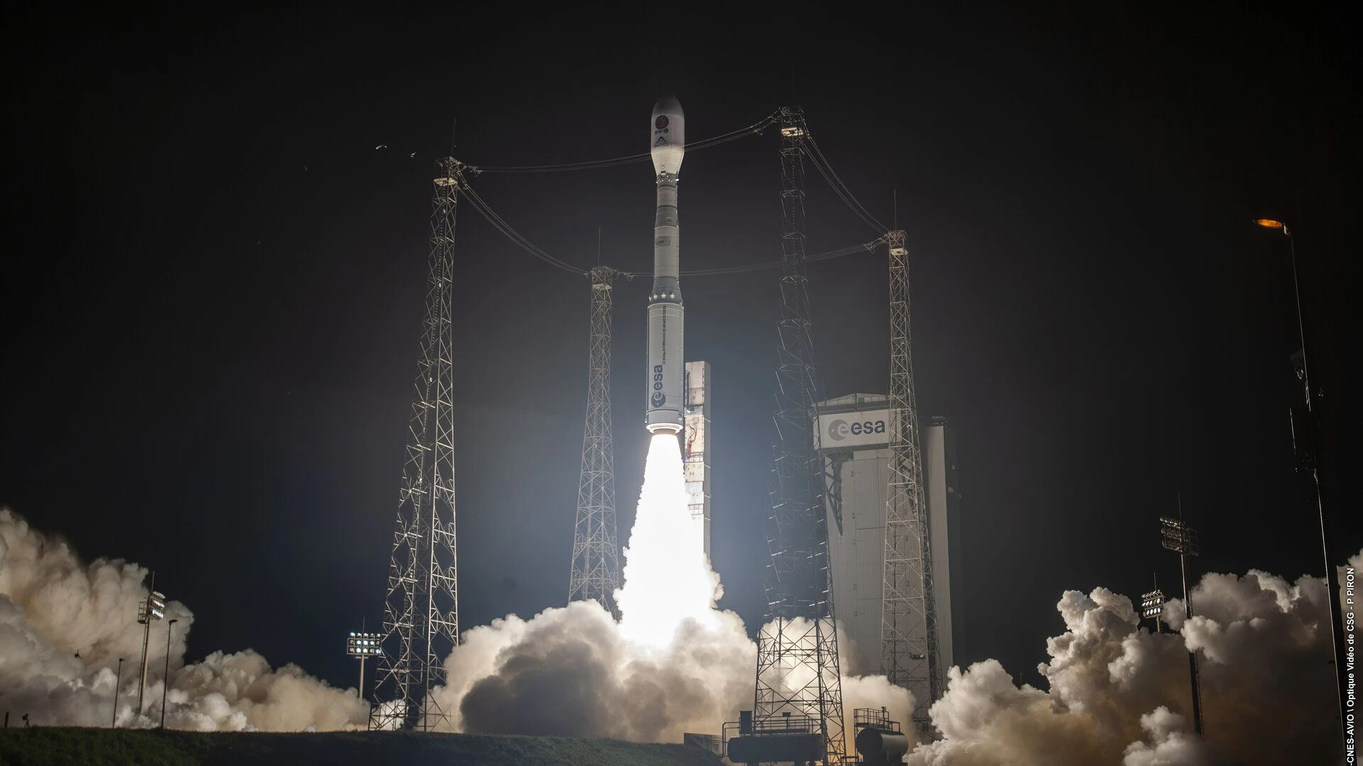 Der Satellit hob Dienstagfrüh an Bord einer Vega-C-Rakete ab