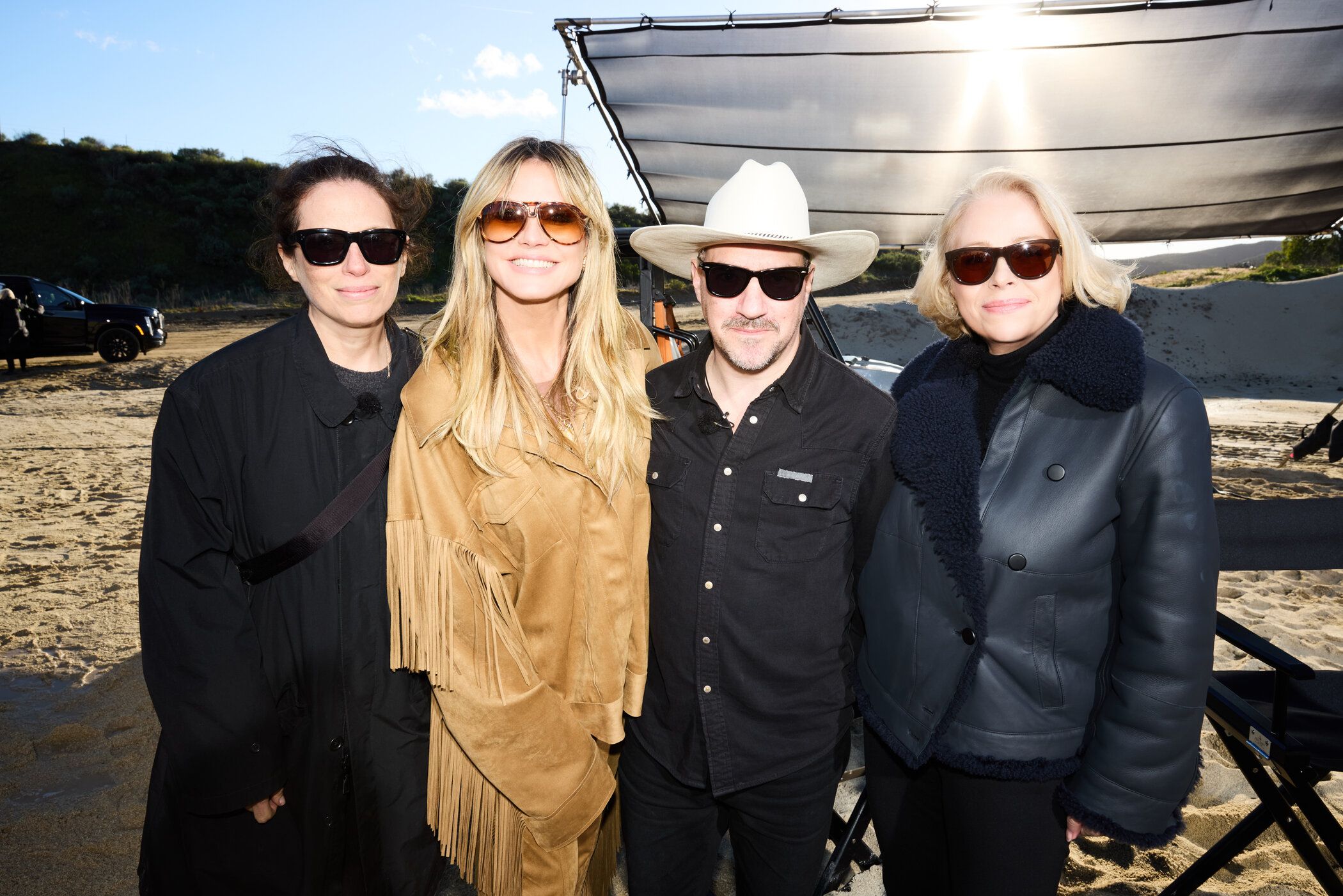Fotografin Sofia Sanchez, Heidi Klum, Fotograf Mauro Mongiello und Harper’s Bazaar Chefredakteurin Kerstin Schneider (v.l.n.r.) am Set vom Covershooting der Gewinnerbilder. 