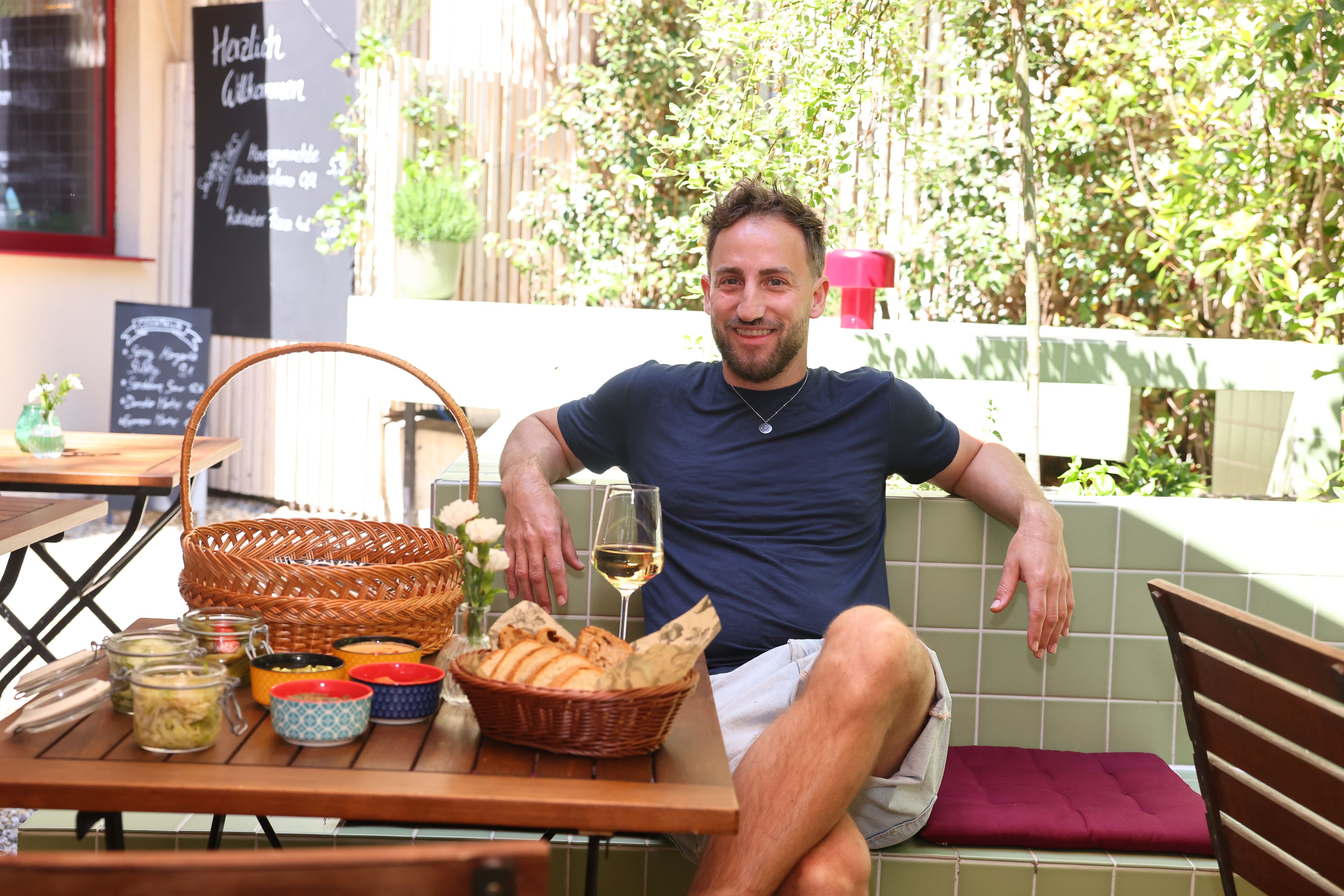 Heute.at - Jaus'n & Spritz – Heurigen-Feeling mitten in der Stadt