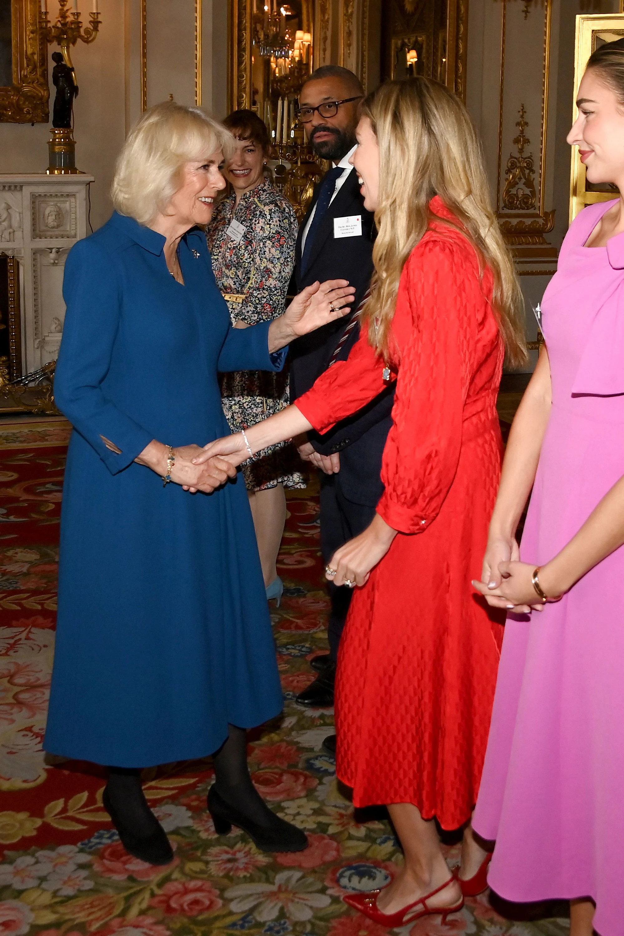 Carrie Johnson wurde von Königin Camilla für ihr Engagement für die Opfer sexueller Gewalt ausgezeichnet