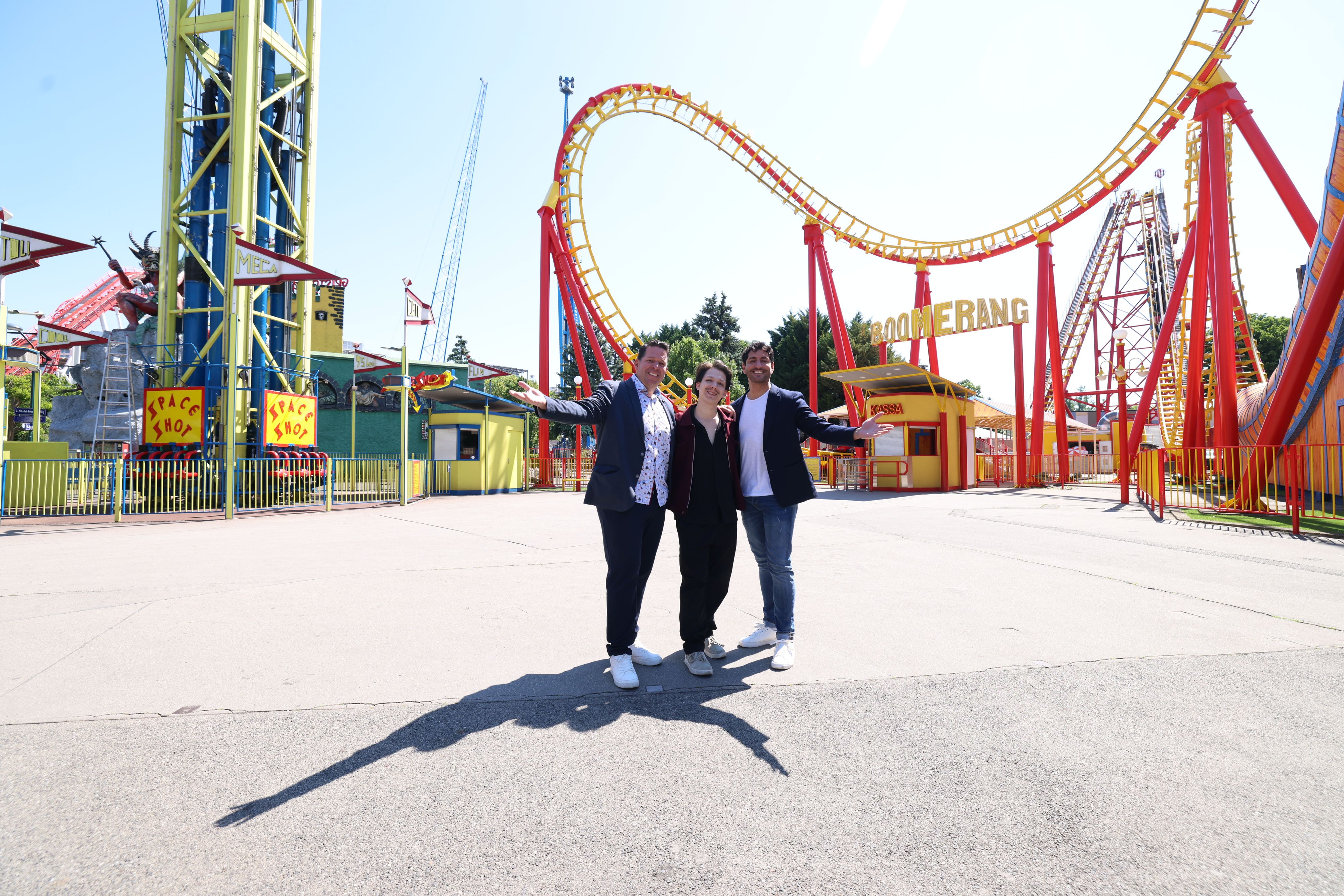 (v.l.) Berny, Stefan Eigner und Pablo Grande treten beim Schlagerhitfeuerwerk im Prater auf.