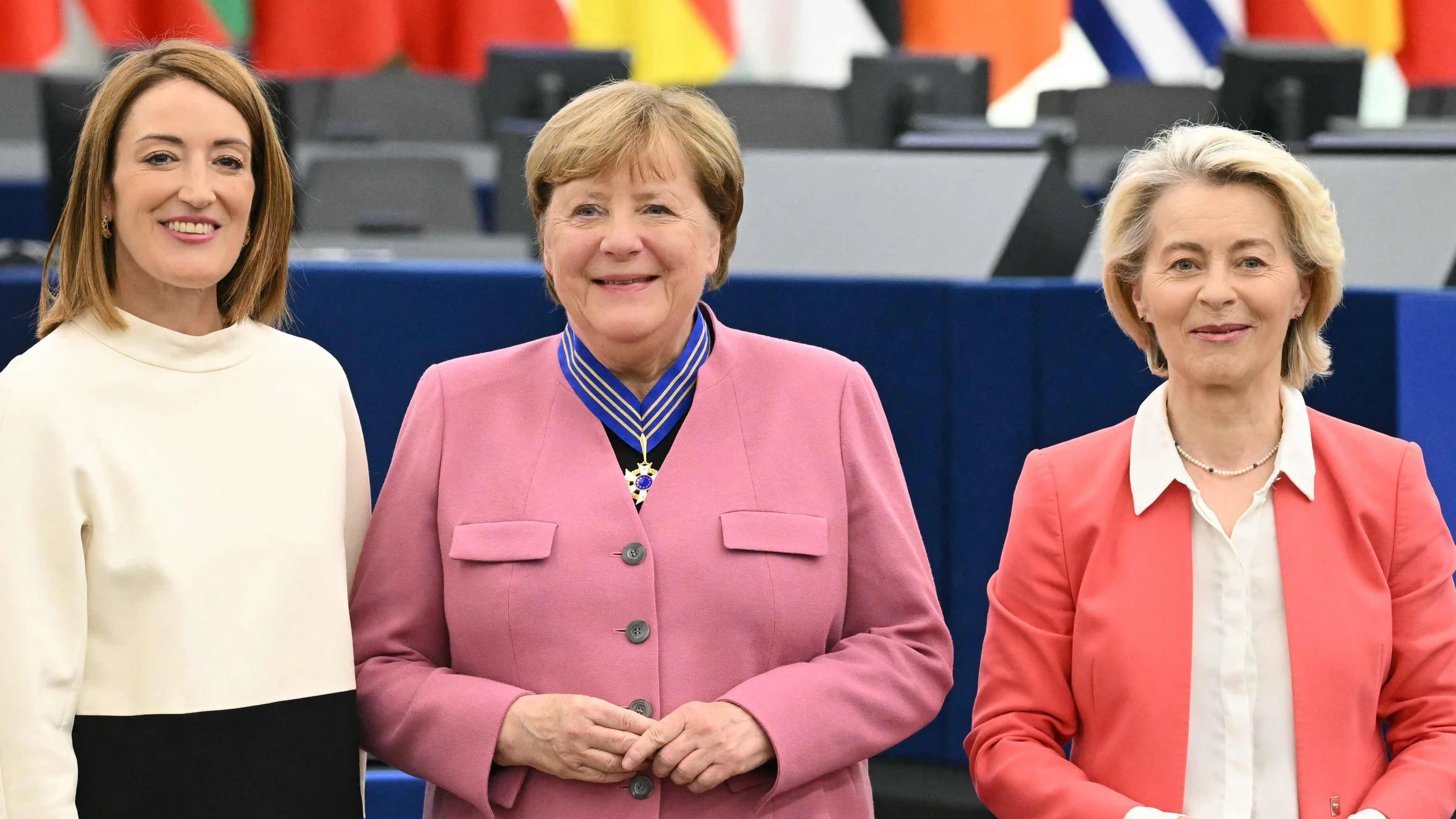 Heute.at - Merkel mit EU-Verdienstorden ausgezeichnet