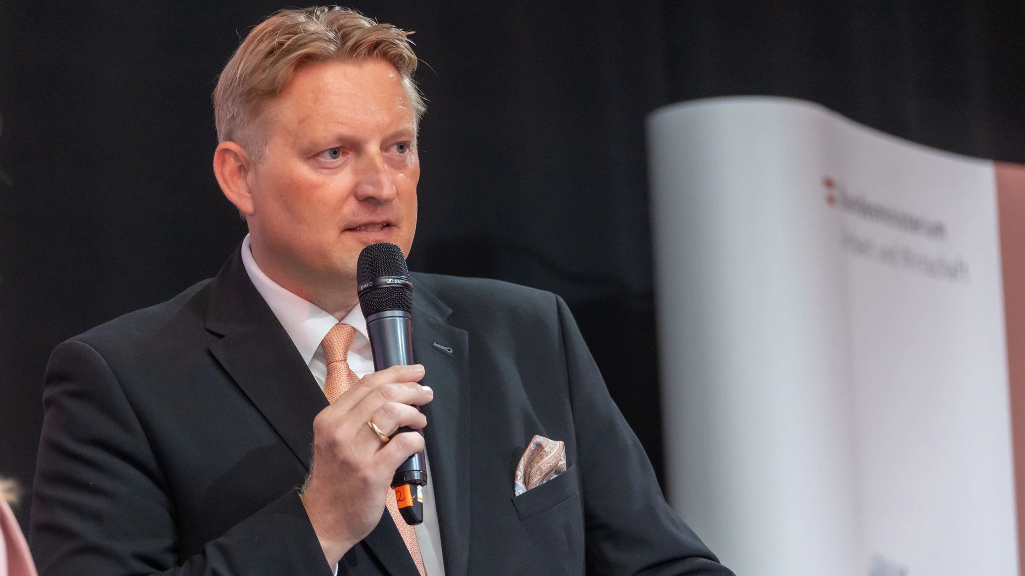 Aufnahme von 2024: Roland Weinert wird neuer Parlamentsdirektor