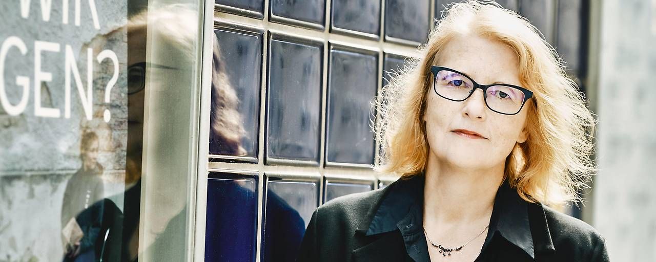 Nach einer Anzeige wegen Urkundenfälschung wurde Intendantin Stephanie Gräve mit sofortiger Wirkung freigestellt – die Vertrauensbasis sei zerstört.