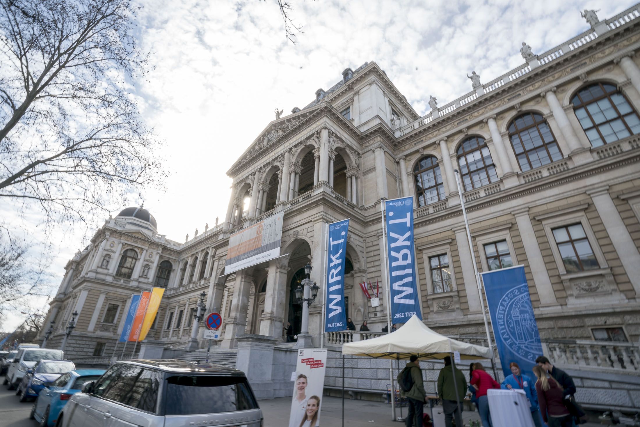 Die Bundesregierung kürzt das Budget der österreichischen Universitäten um rund eine Milliarde Euro.