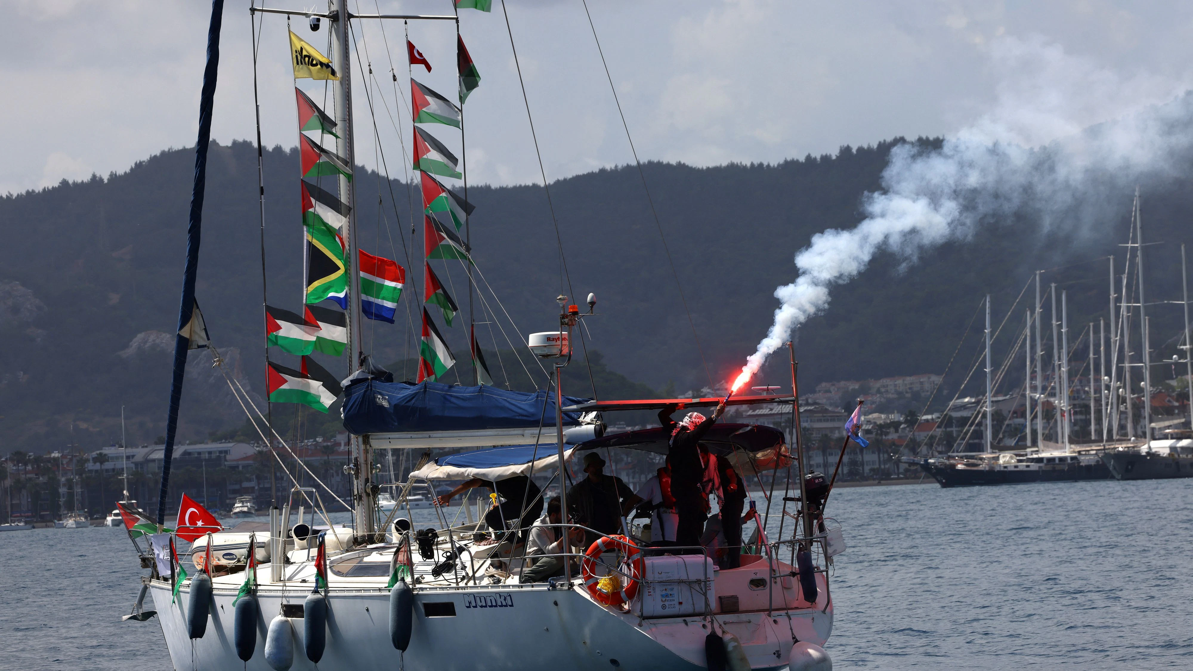 Heute.at - Aktivisten von gestoppter Gaza-Flotte nun in Israel
