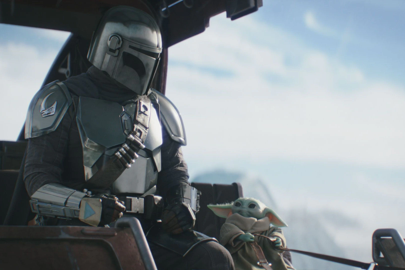 Brachten frischen Wind ins "Star Wars"-Universum: Der Mandalorianer Ex-Kopfgeldjäger Din Djarin (Pedro Pascal) und sein kleiner Begleiter Grogu