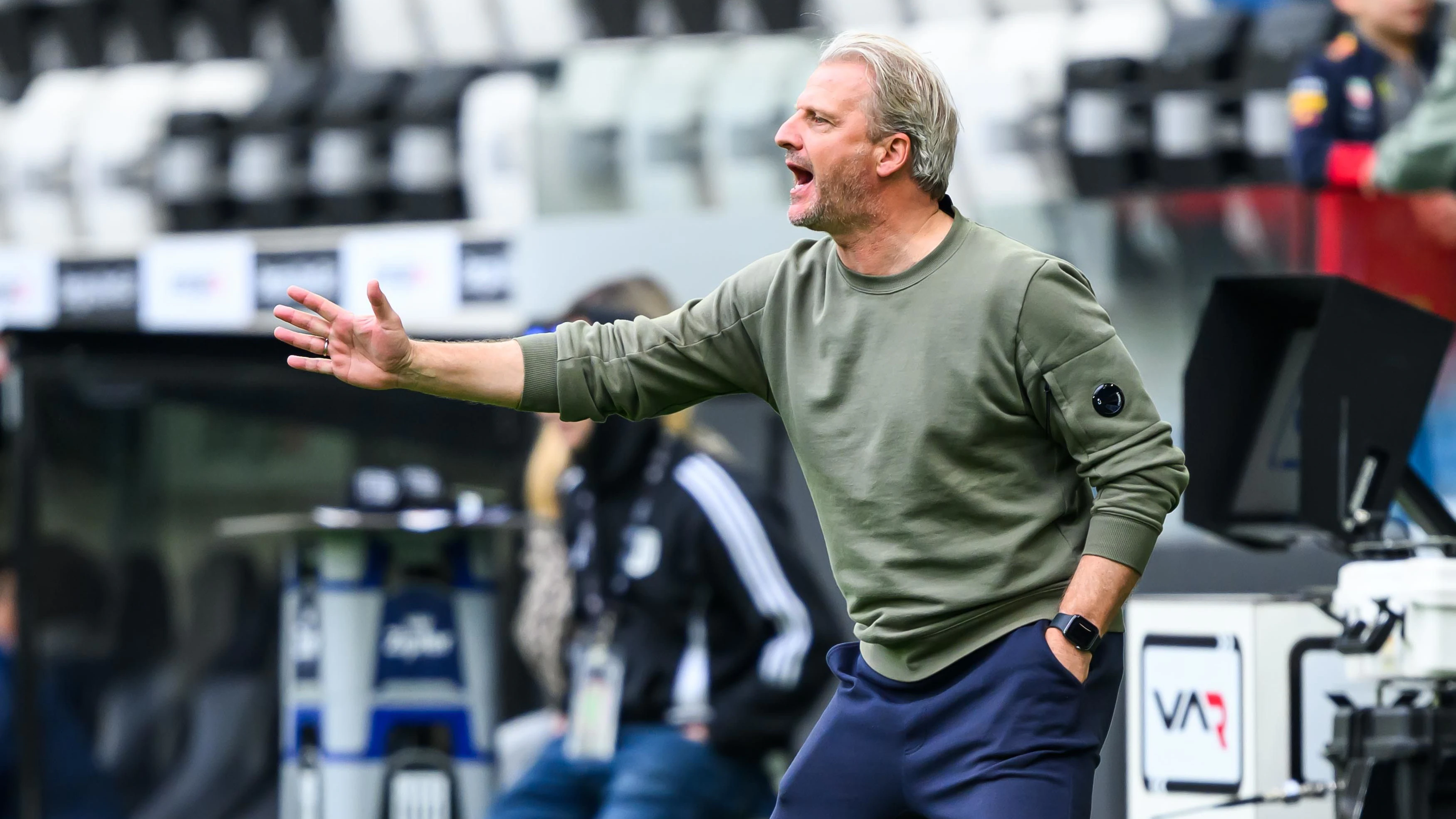 LINZ,AUSTRIA,05.APR.25 - SOCCER - ADMIRAL Bundesliga, Linzer ASK vs Grazer AK 1902. Image shows head coach Markus Schopp (LASK). Photo: GEPA pictures/ Christian Moser