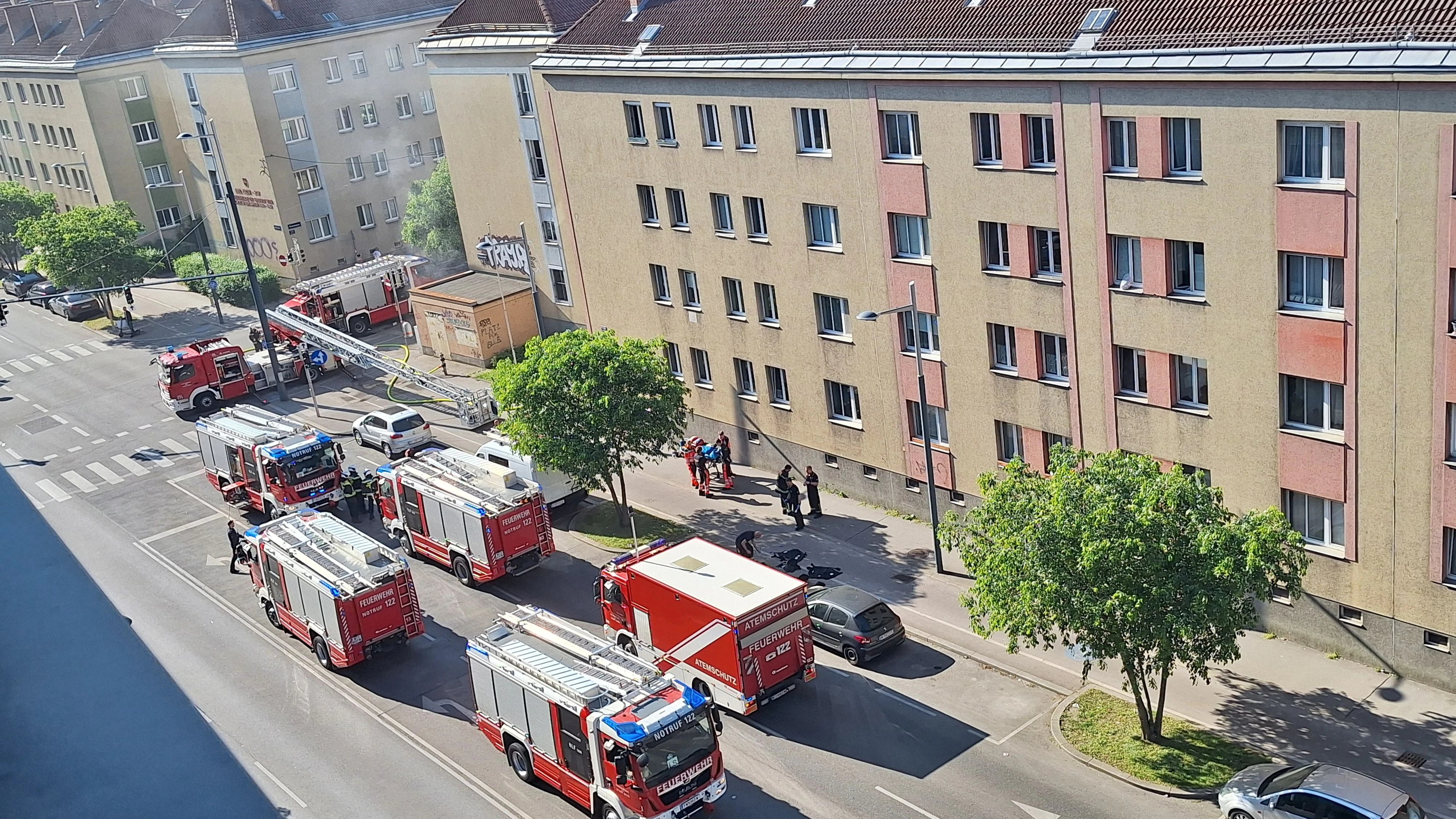 Heute.at - Kellerbrand in Favoriten reißt Bewohner aus dem Schlaf