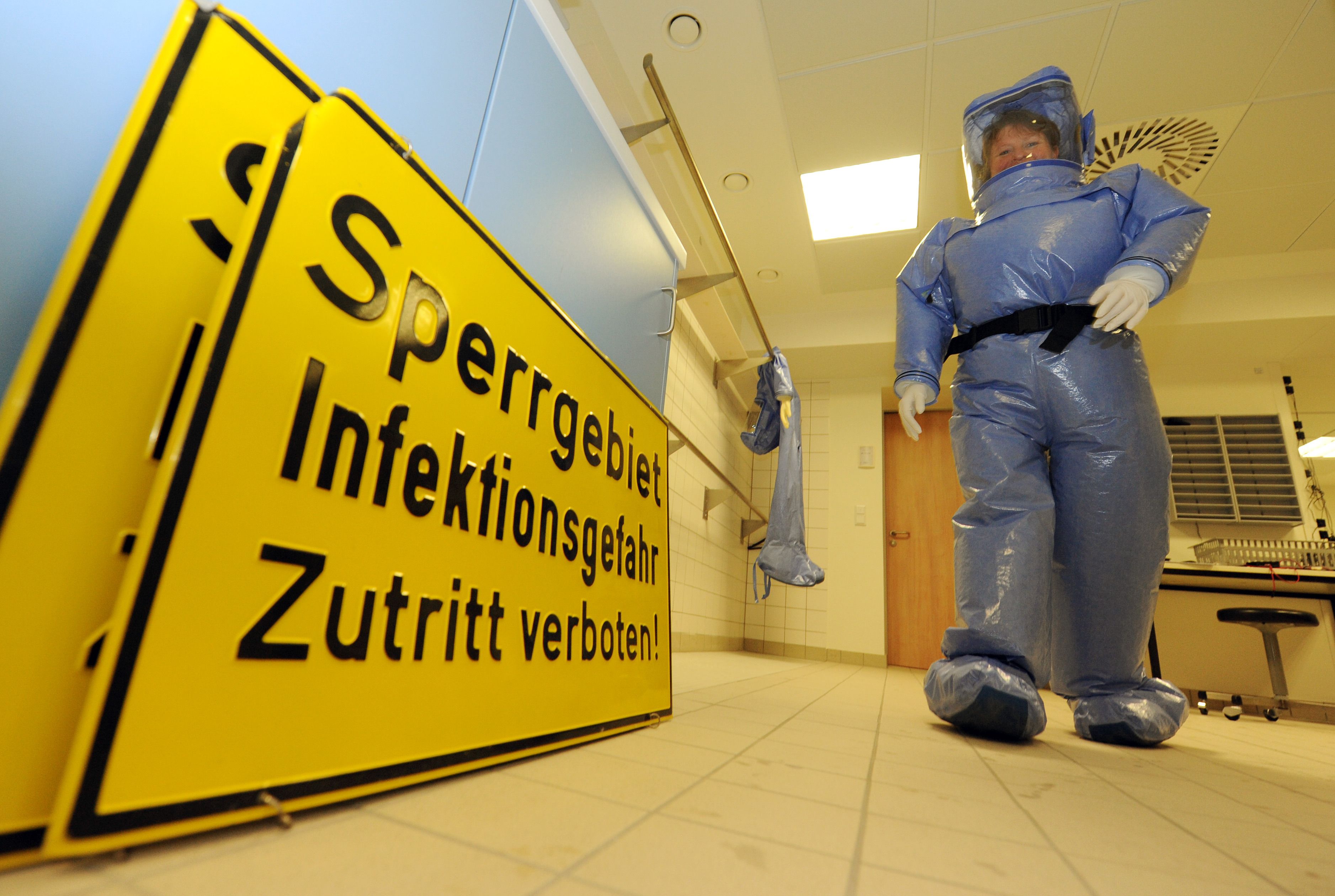 Der Patient wird auf einer Isolierstation behandelt. (Symbolbild)