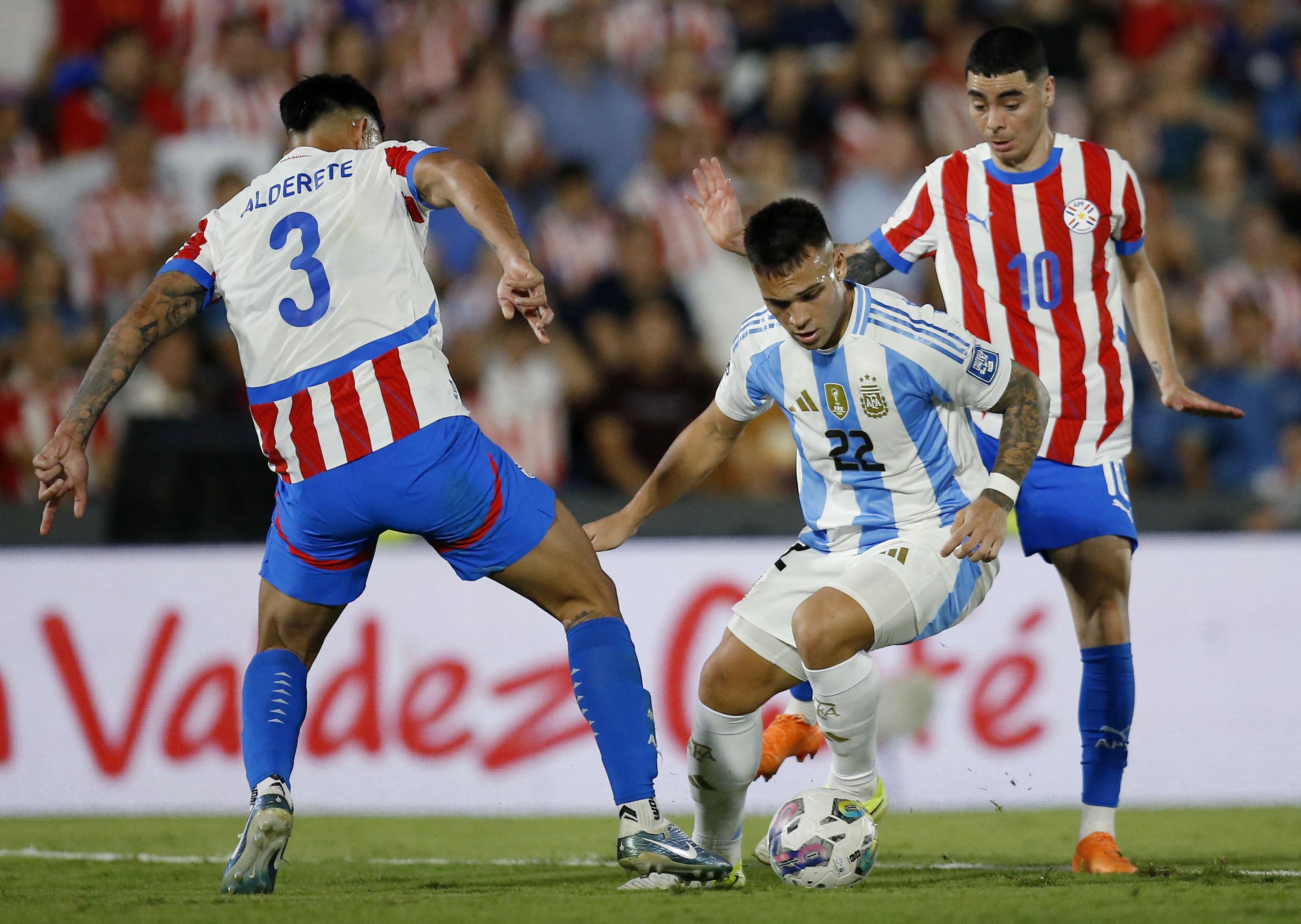 Paraguay im Duell mit Argentinien 