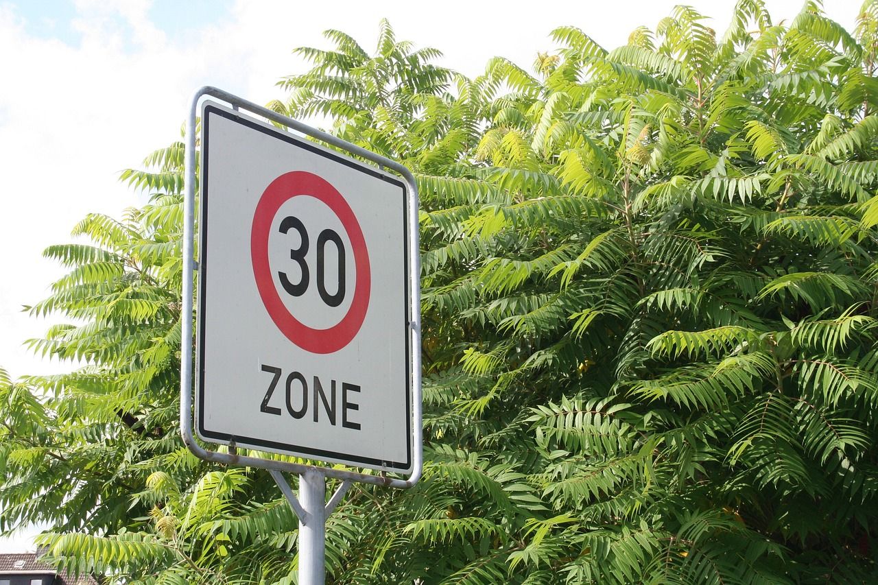Heute.at - Tempo-30-Zone: Diese Regel kennen die wenigsten