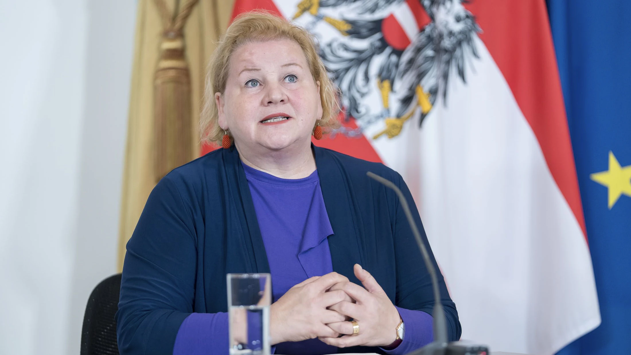 Die Bundesregierung setzt mit roter Sozialministerin bei den Pensionisten radikal den Sparstift an.