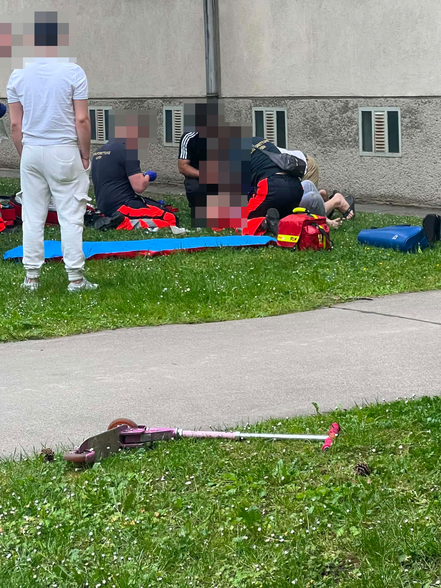 Wie durch ein Wunder war das Kind beim Eintreffen der Einsatzkräfte ansprechbar.