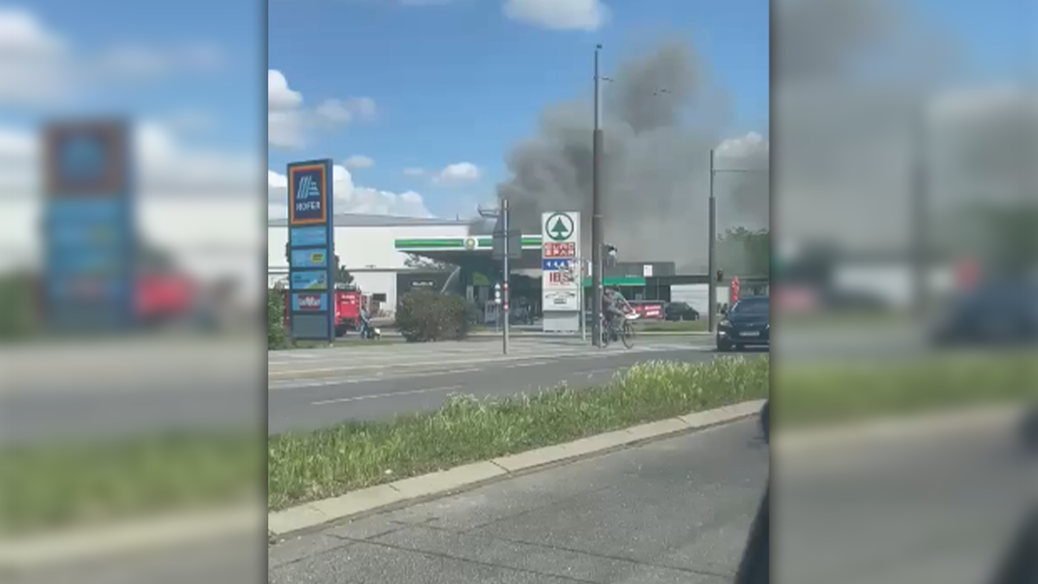Heute.at - Riesiges Feuer bei Tankstelle – Großeinsatz in Wien