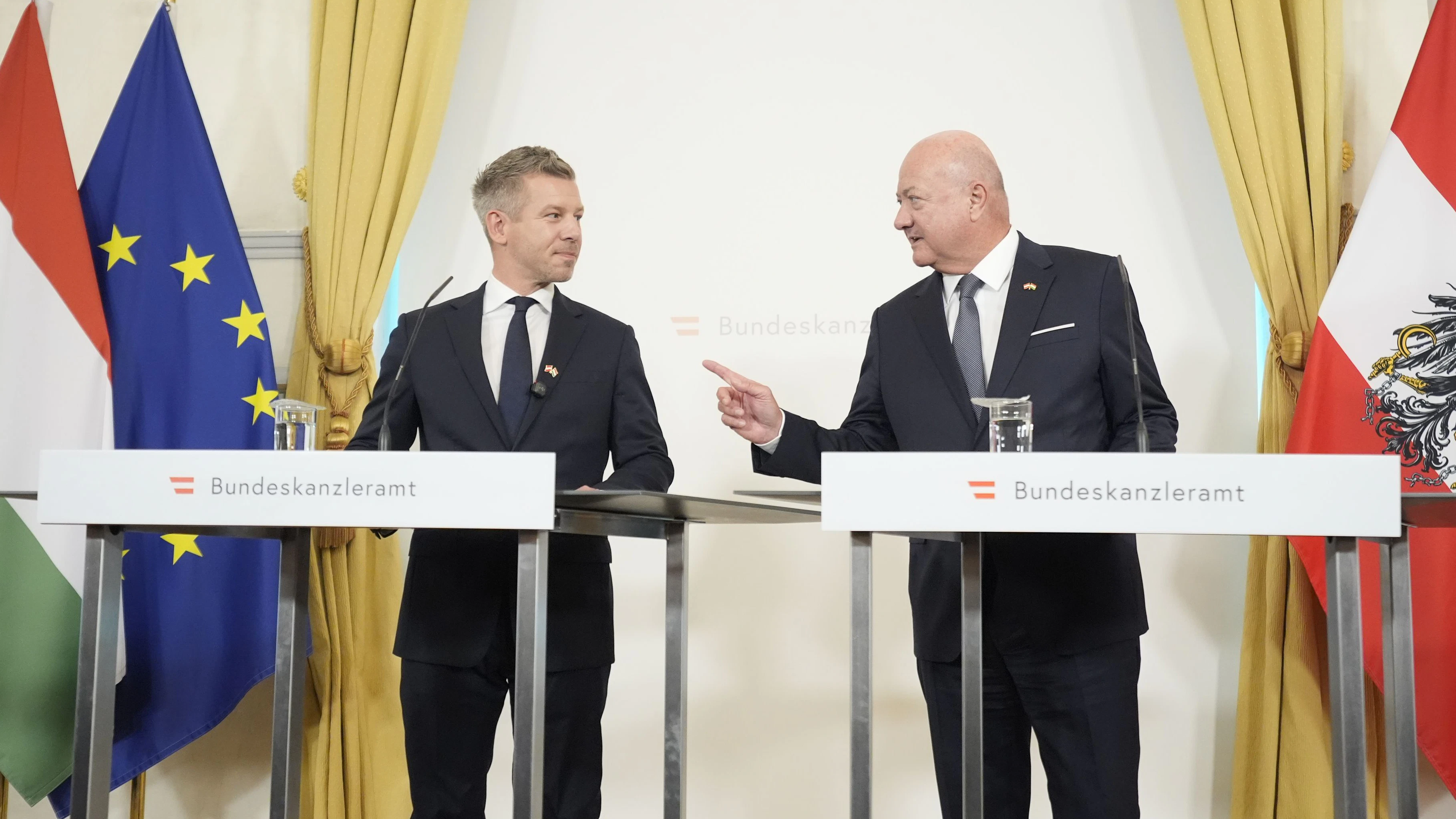 Bei einer gemeinsamen Pressekonferenz gaben Stocker und Magyar Details der Gespräche bekannt. Im Anschluss folgt ein Arbeitsmittagessen mit Wirtschaftsvertretern. 
