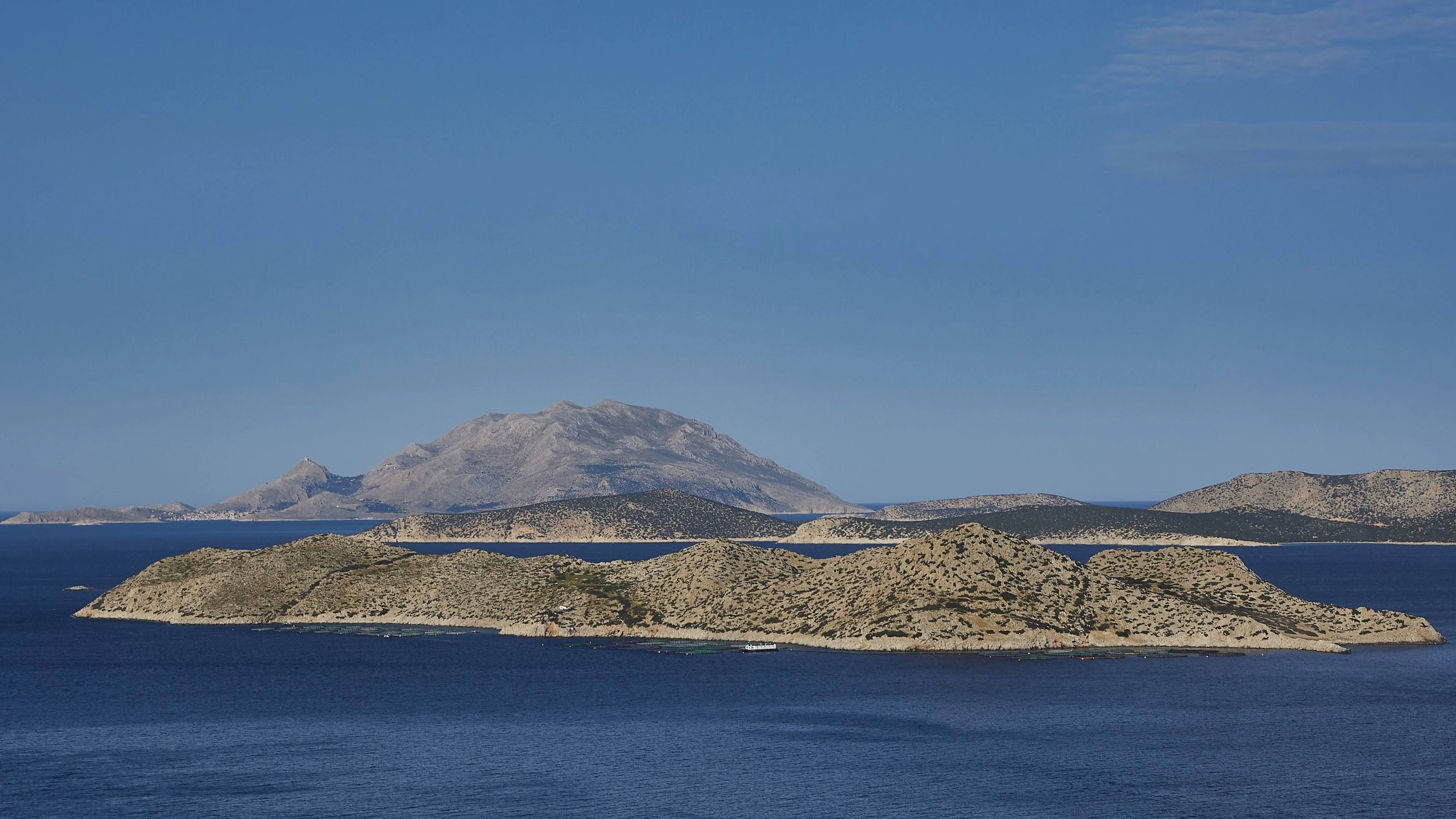 View of an island in the blue sea, surrounded by clear skies and wide expanses of water, Makri Island, Alimia Island, Chalki Island, Kritinia Castle, St Johns Castle, Kritinia, Rhodes, Dodecanese, Greek Islands, Greece, Europe *** View of to Iceland in The Blue sea, surrounded by Clear Skies and Wide expanses of water, Makri Iceland, Amila Iceland, Halki Iceland, Kritinia Castle, St Johns Castle, Kritinia, Rhodes, Dodecanese, Greek Iceland, Greece, Europe Copyright: imageBROKER/RalfxAdler ibxraa10750985.jpg Bitte beachten Sie die gesetzlichen Bestimmungen des deutschen Urheberrechtes hinsichtlich der Namensnennung des Fotografen im direkten Umfeld der Veröffentlichung