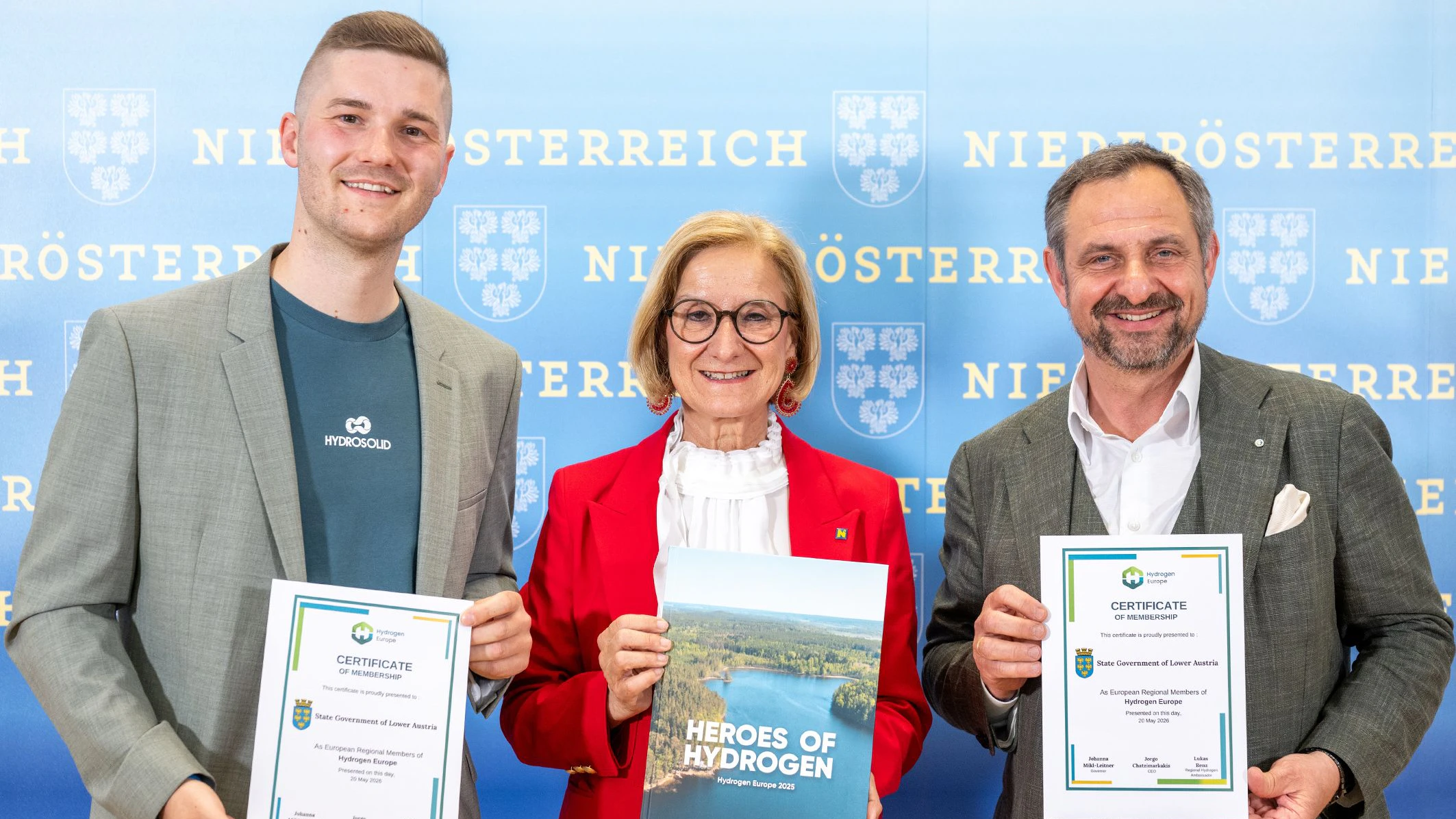 v.l.n.r.: Lukas Renz, ab 1. Juni Sonderbeauftragter von NÖ für die europäische Wasserstoffstrategie, Landeshauptfrau Johanna Mikl-Leitner und Jorgo Chatzimarkakis, CEO des europäischen Wasserstoffverbandes Hydrogen Europe