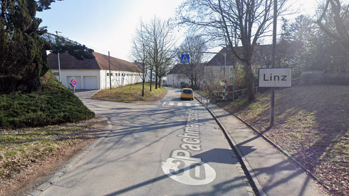 Eine neue stationäre Radar-Messstelle soll ungefähr hier in der Pachmayrstraße für mehr Sicherheit sorgen.