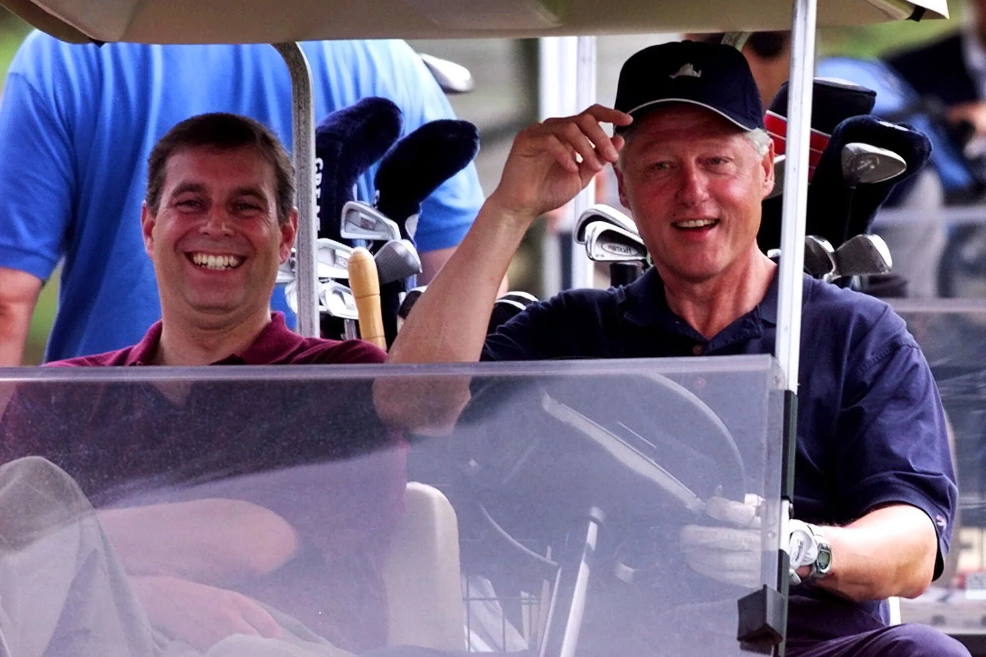 Kontakte in höchsten Kreisen: Andrew 1999 beim Golfspielen mit Bill Clinton