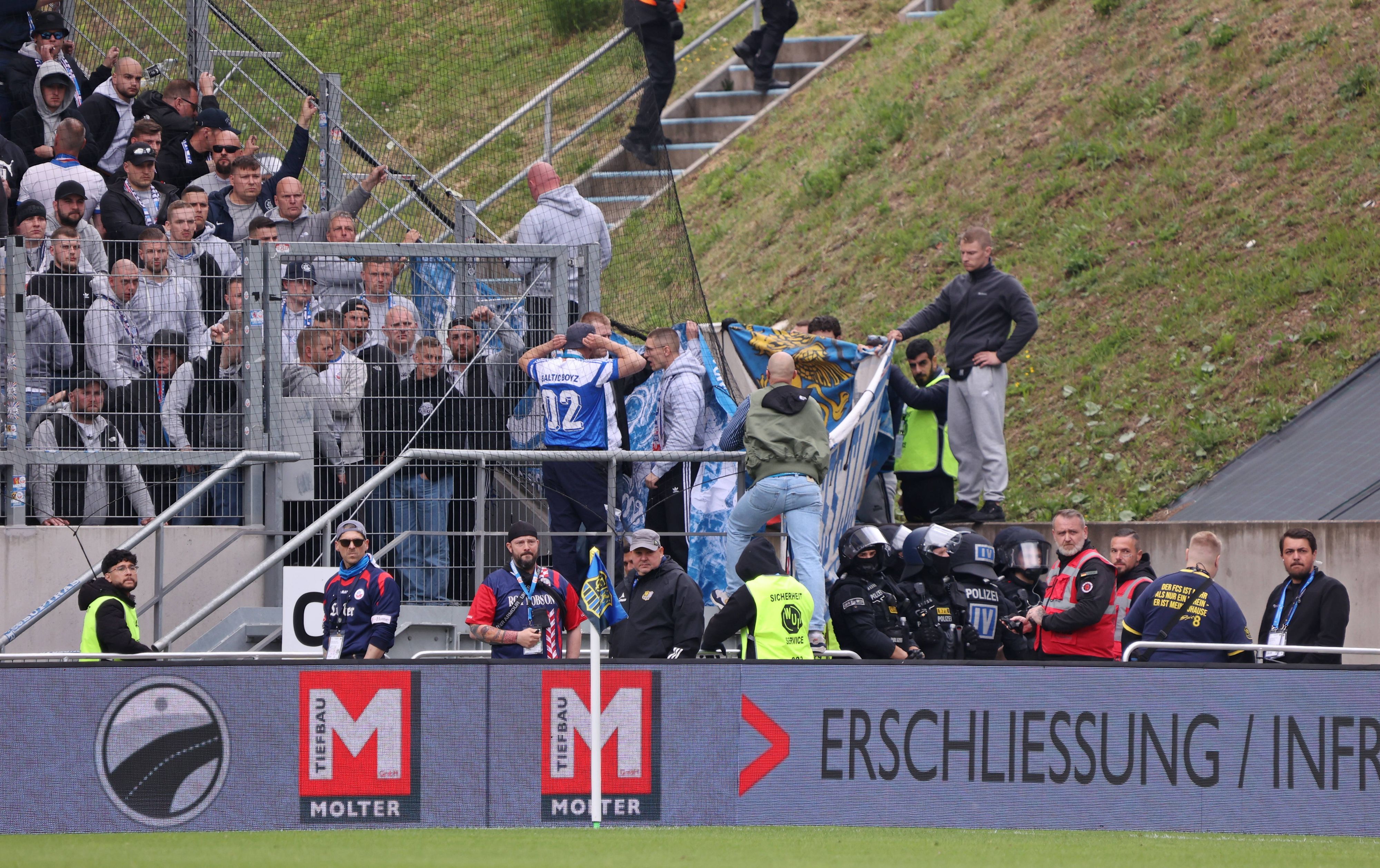 Der medizinische Notfall bei Hansa Rostock erschüttert die Fußballwelt.
