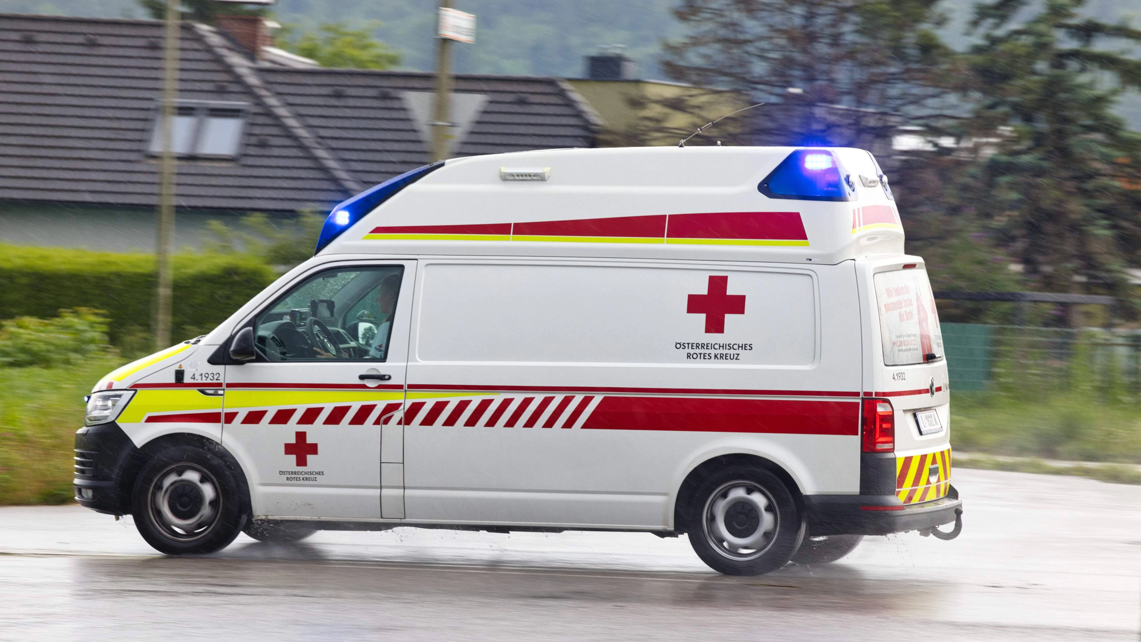 Heute.at - Heftiger Unfall in Graz – Neunjähriger von Auto erfasst