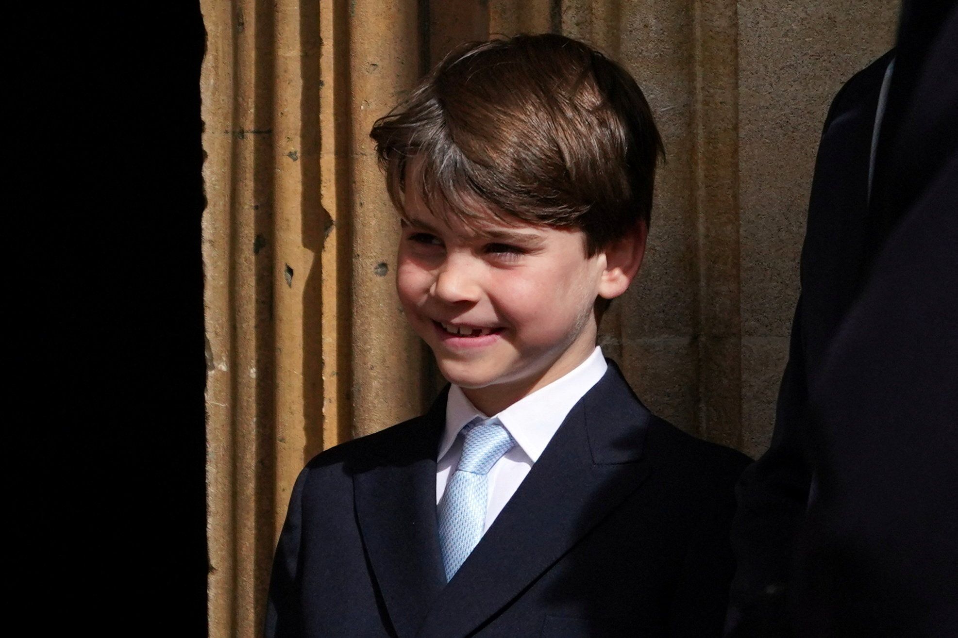 Prinz William plaudert jetzt süße Details über Sohn Louis aus. Der kleine Royal sorgt demnach morgens regelmäßig für Chaos.