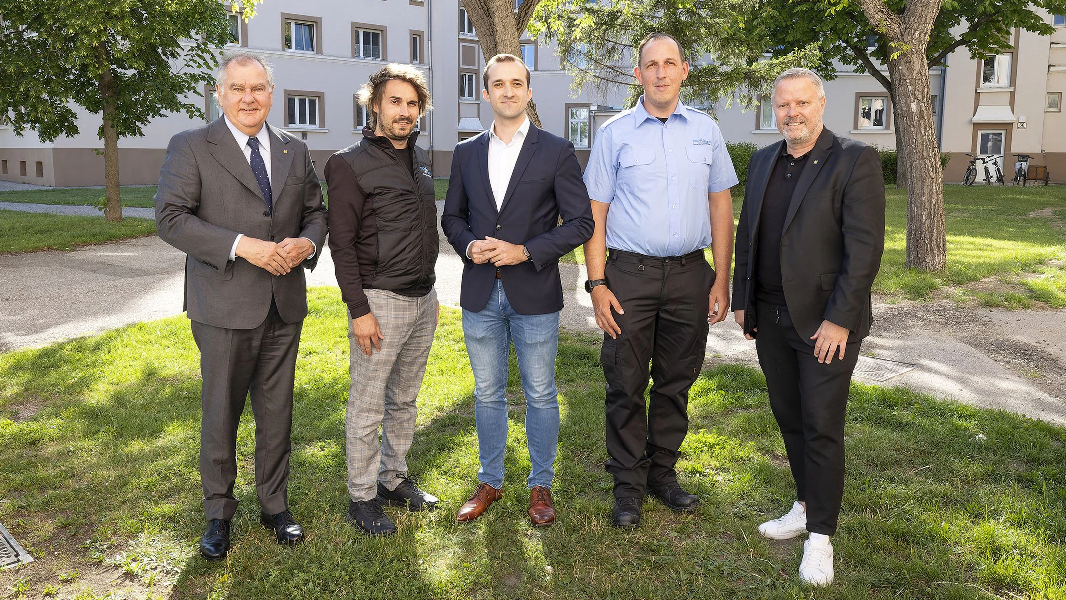 Stadtrat LAbg. Franz Dinhobl, Patrick Handler ("SecDec"), Sicherheitsstadtrat Kevin Pfann, Christopher Zerzawy und Zweiter Vizebürgermeister LAbg. Rainer Spenger