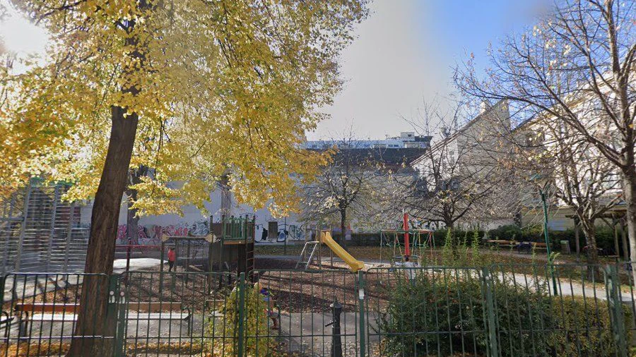 Tatort: Minna-Lachs-Park in Wien-Mariahilf. 