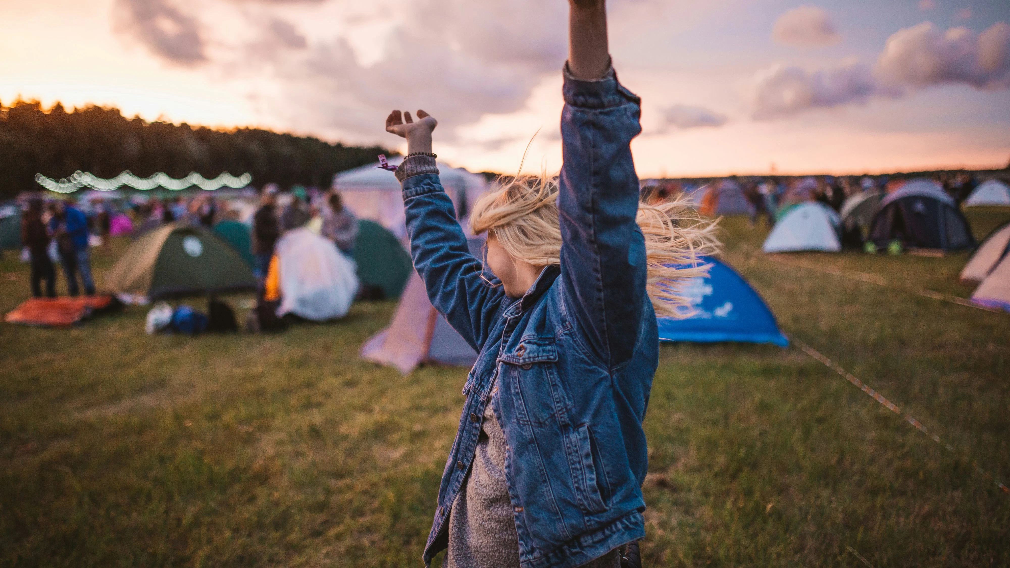 Heute.at - Mit diesen 4 Tricks schläfst du auf Festivals immer gut