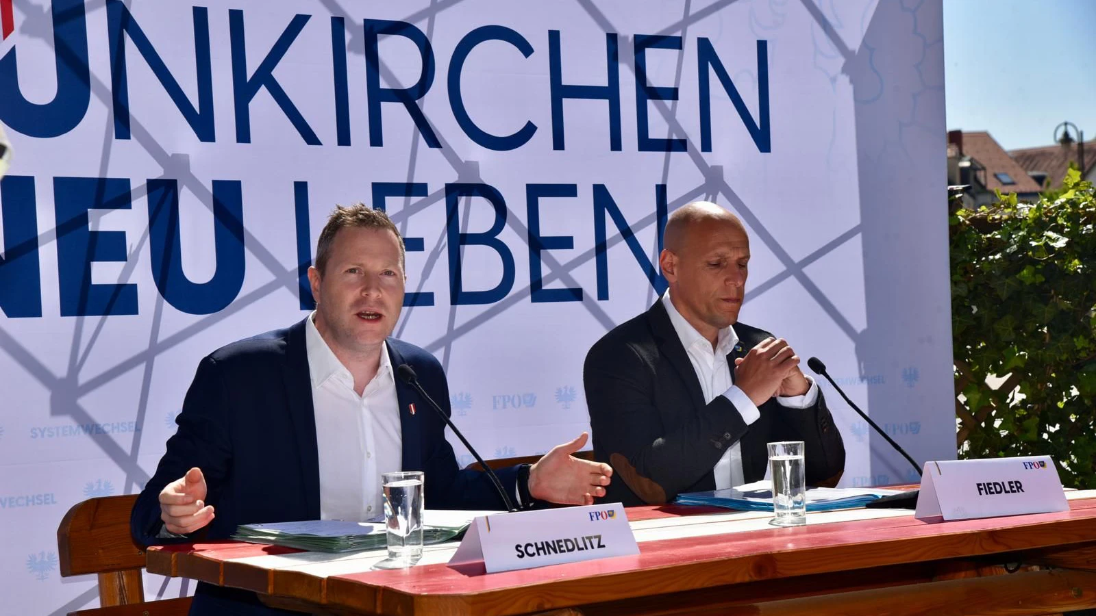 Michael Schnedlitz (l.), Helmut Fiedler