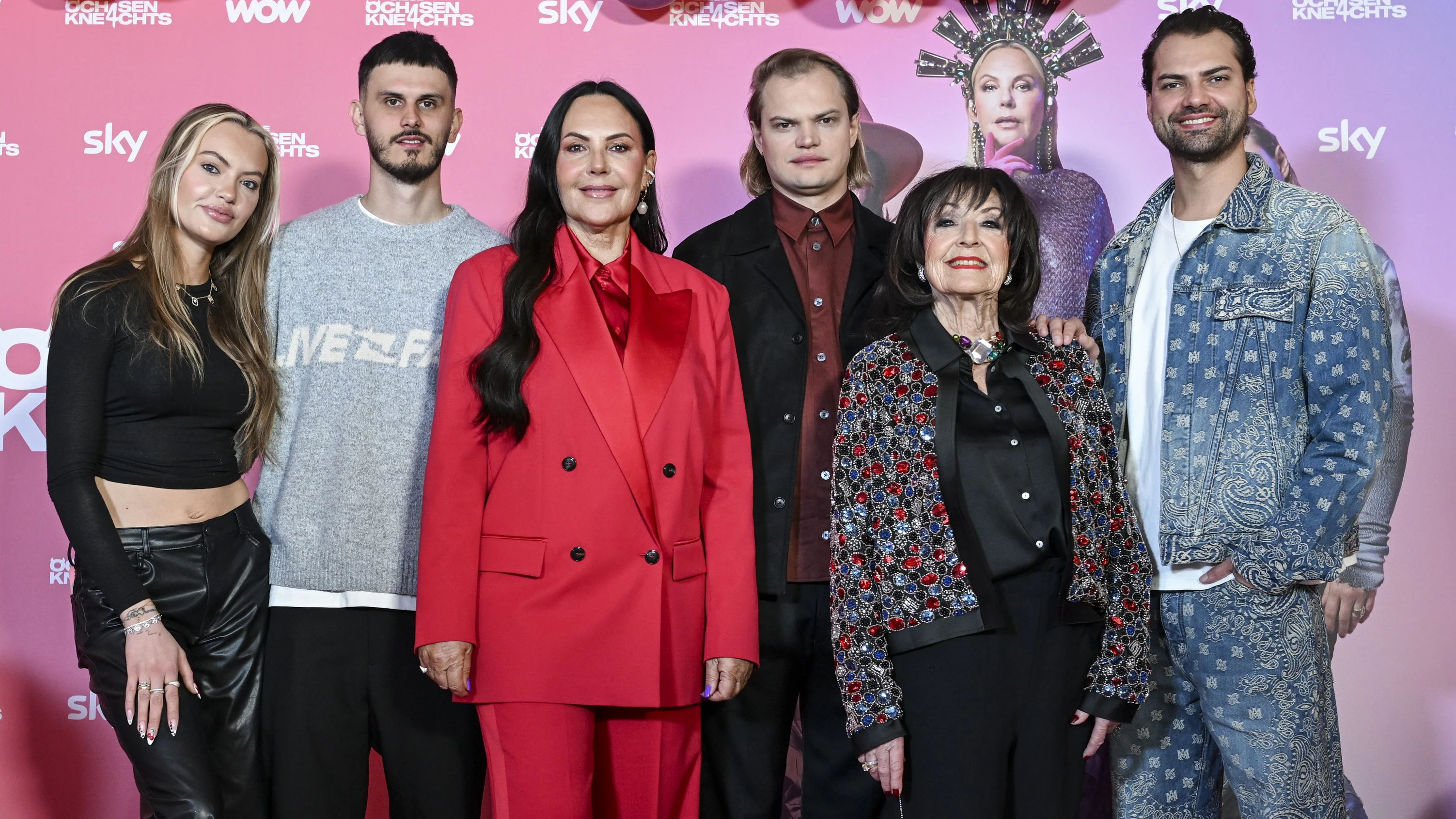 Cheyenne Ochsenknecht, Nino Sifkovitz, Natascha Ochsenknecht, Wilson Gonzalez Ochsenknecht, Bärbel Wierichs und Jimi Blue Ochsenknecht (v.l.)