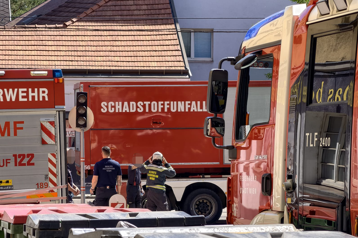 Heute.at - Schadstoffunfall – Wiener Feuerwehr im Großeinsatz