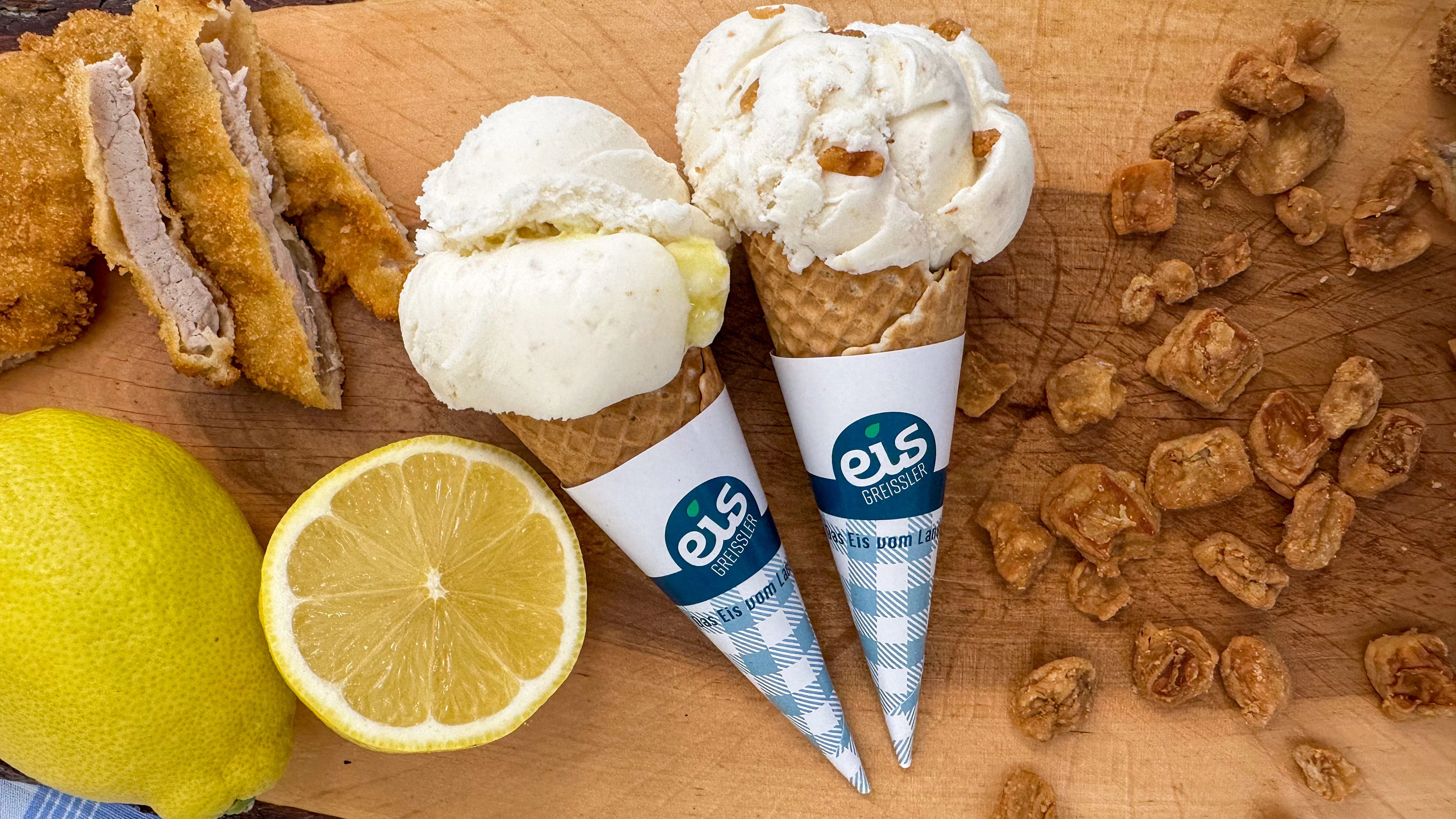 Schnitzel (l.) und Grammel (r.) – ob diese Eis-Kreationen auch wirklich schmecken, muss jeder für sich entscheiden.