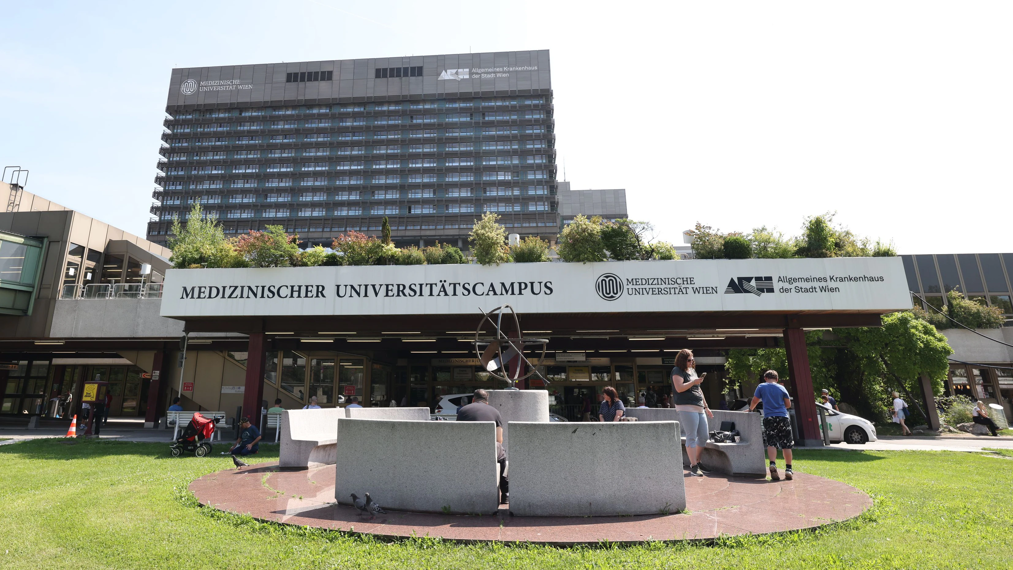 20210821 / akh aussenansicht allgemeines krankenhaus  / foto: denise auer / tageszeitung heute