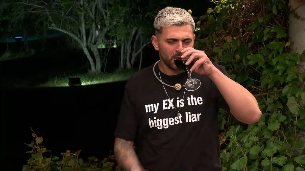 Mou provoziert mit seinem Shirt.