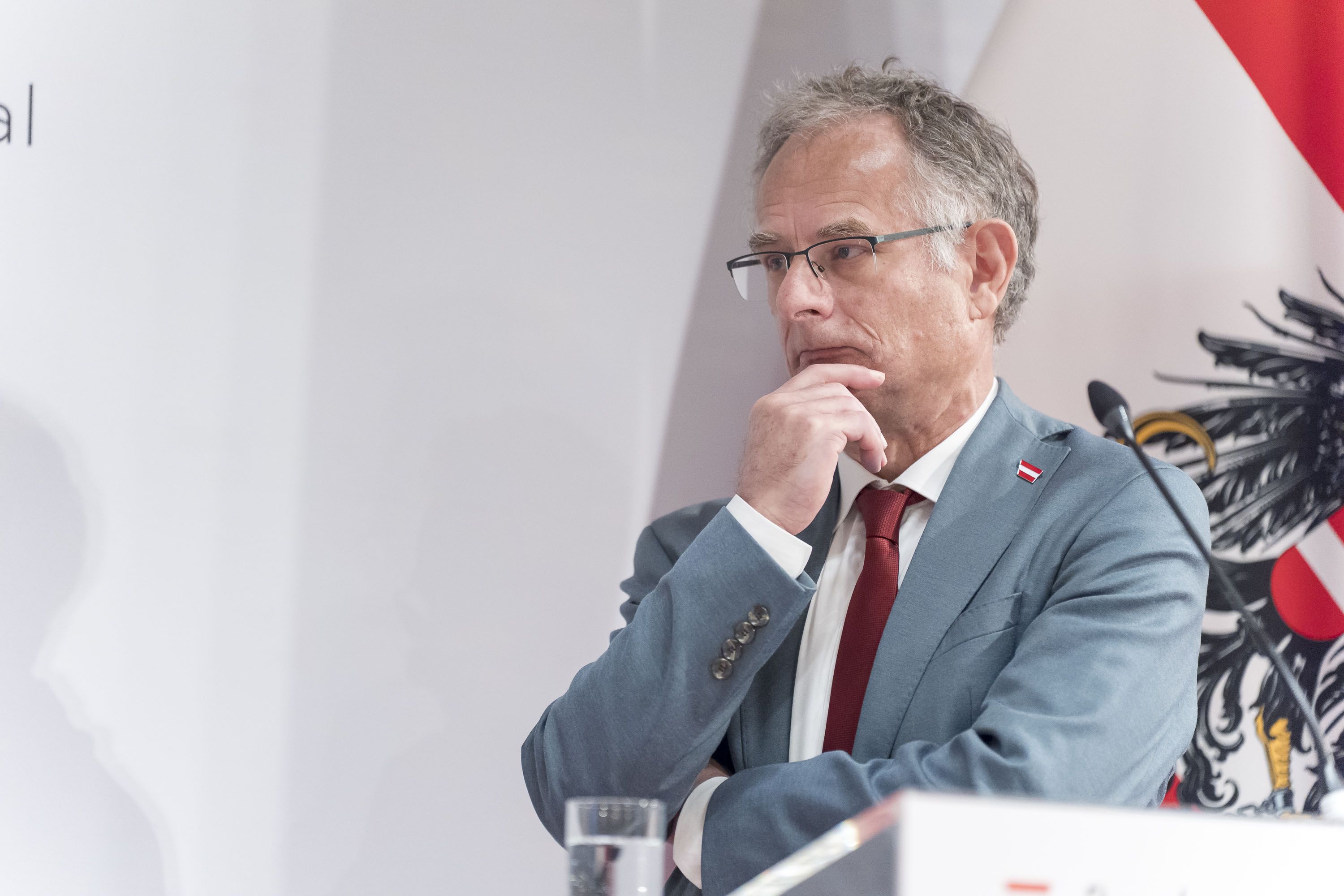 Finanzminister Markus Marterbauer (SPÖ) gab in einem Finanzpodcast spannende Einblicke in seine Spargewohnheiten.