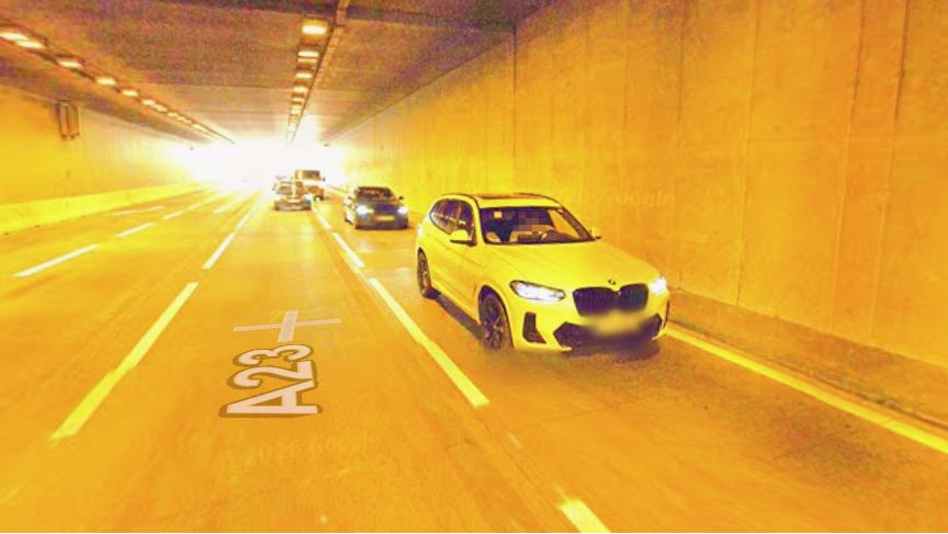 Auf der A23 wurde die Polizei erstmals auf den Wagen aufmerksam. Es kam zu einer wilden Verfolgungsjagd.