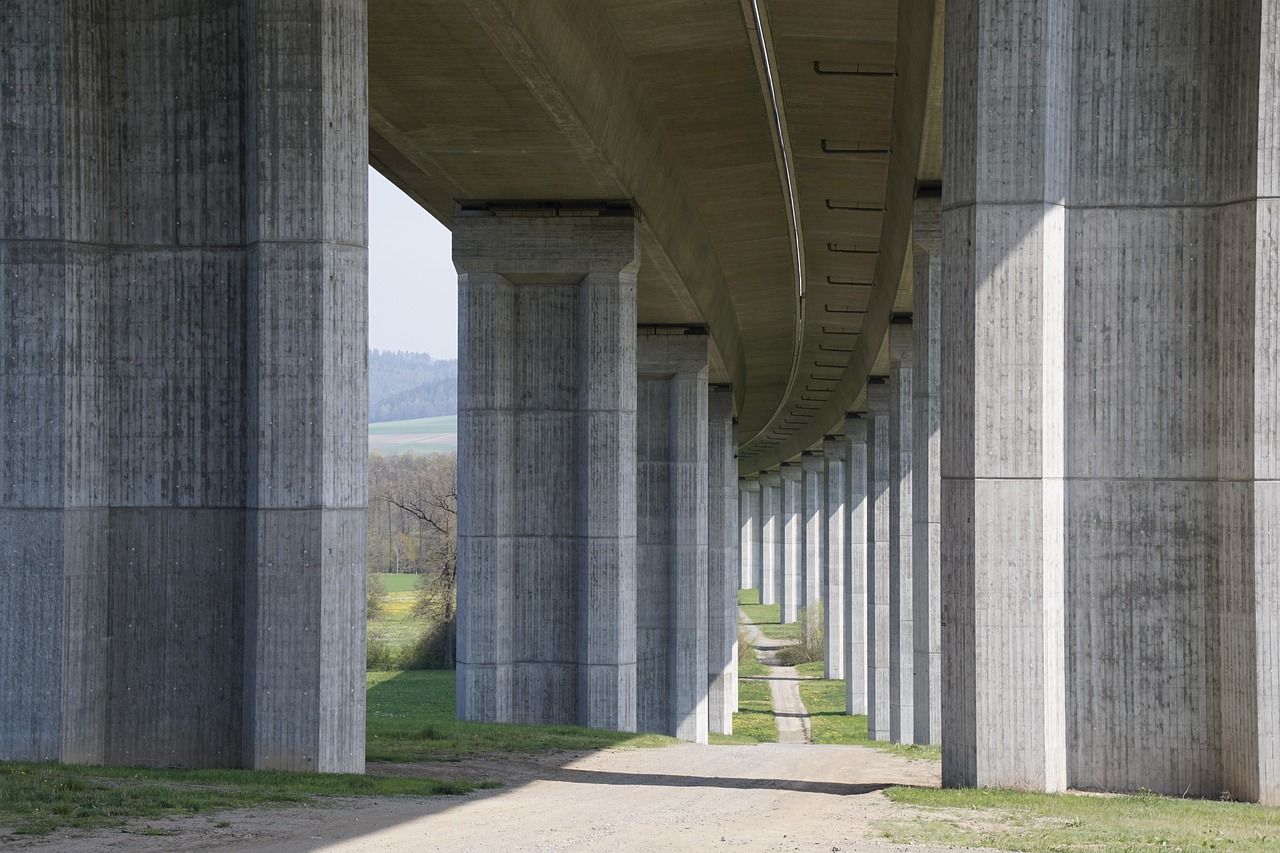 Moderne Infrastrukturbrücke