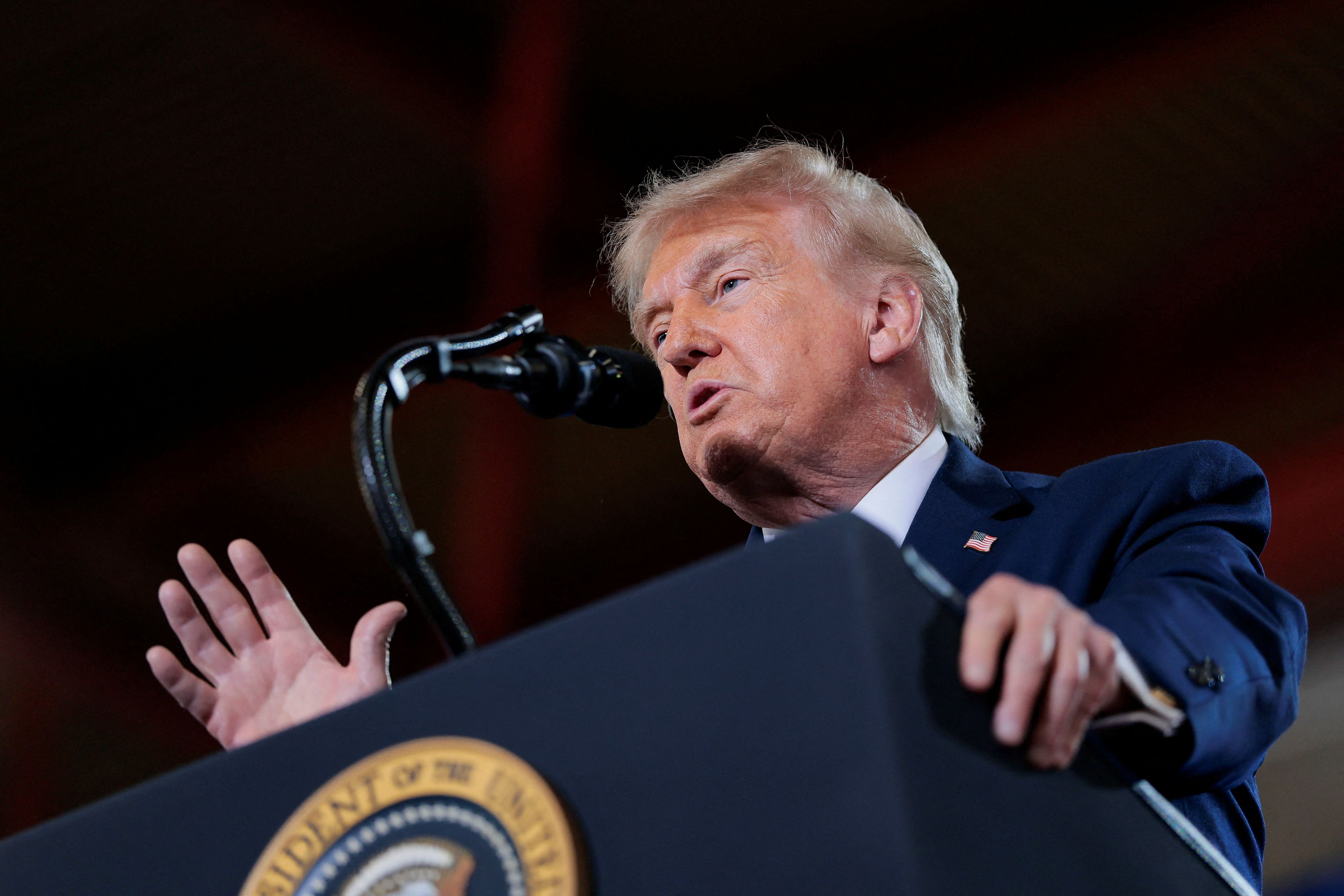 Trump fordert muslimische Länder zu einem Abkommen mit Israel auf. 