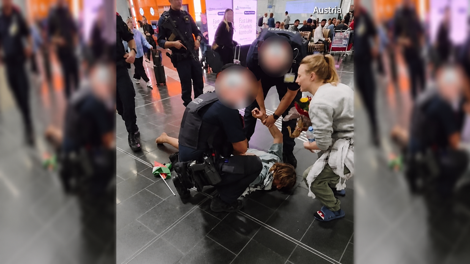 Die Aktivisten veröffentlichten Aufnahmen der Festnahme. 