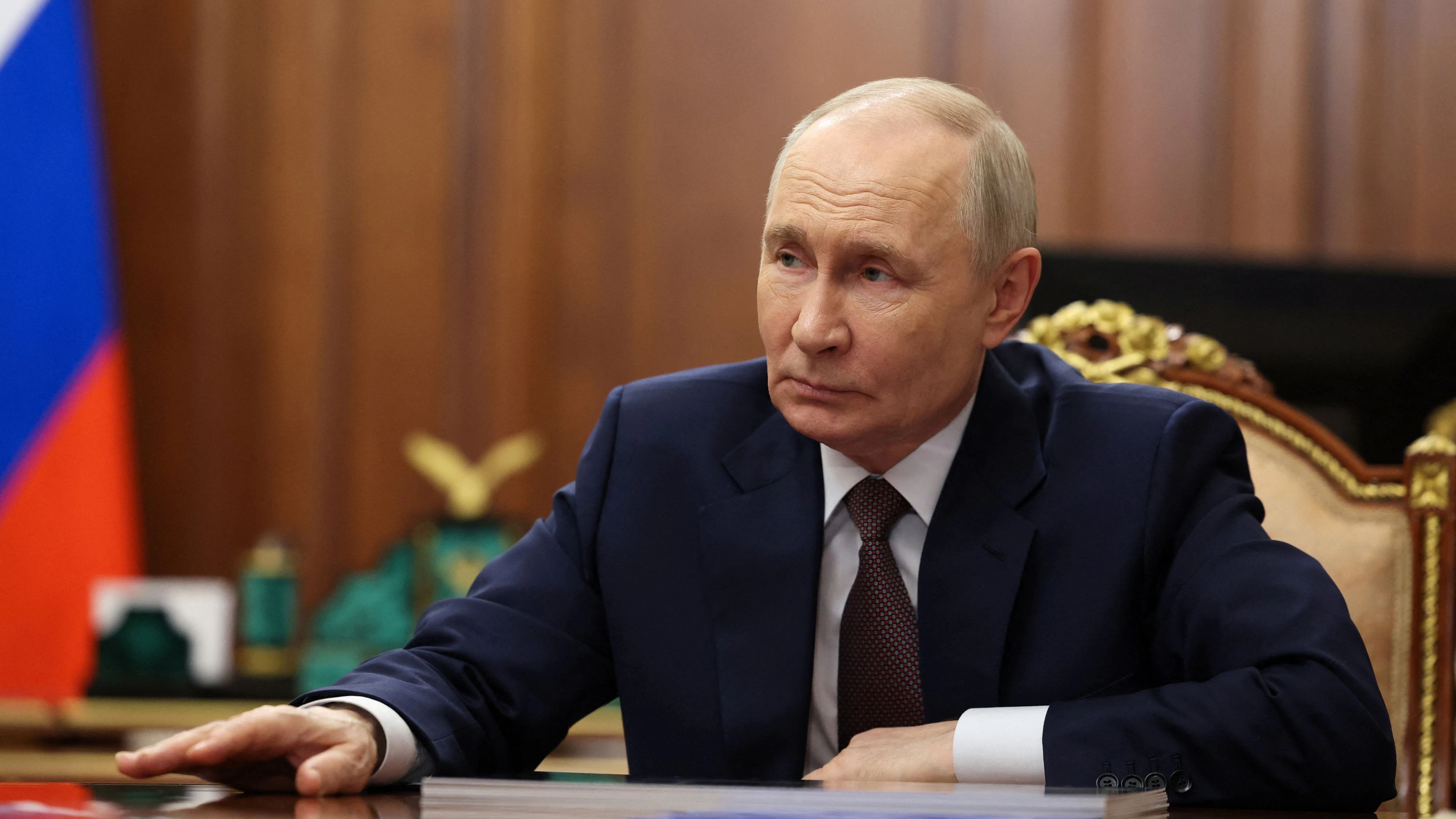 Russian President Vladimir Putin attends a meeting with Governor of the Omsk region Vitaly Khotsenko at the Kremlin in Moscow, Russia May 25, 2026. Sputnik/Vyacheslav Prokofyev/Pool via REUTERS ATTENTION EDITORS - THIS IMAGE WAS PROVIDED BY A THIRD PARTY.