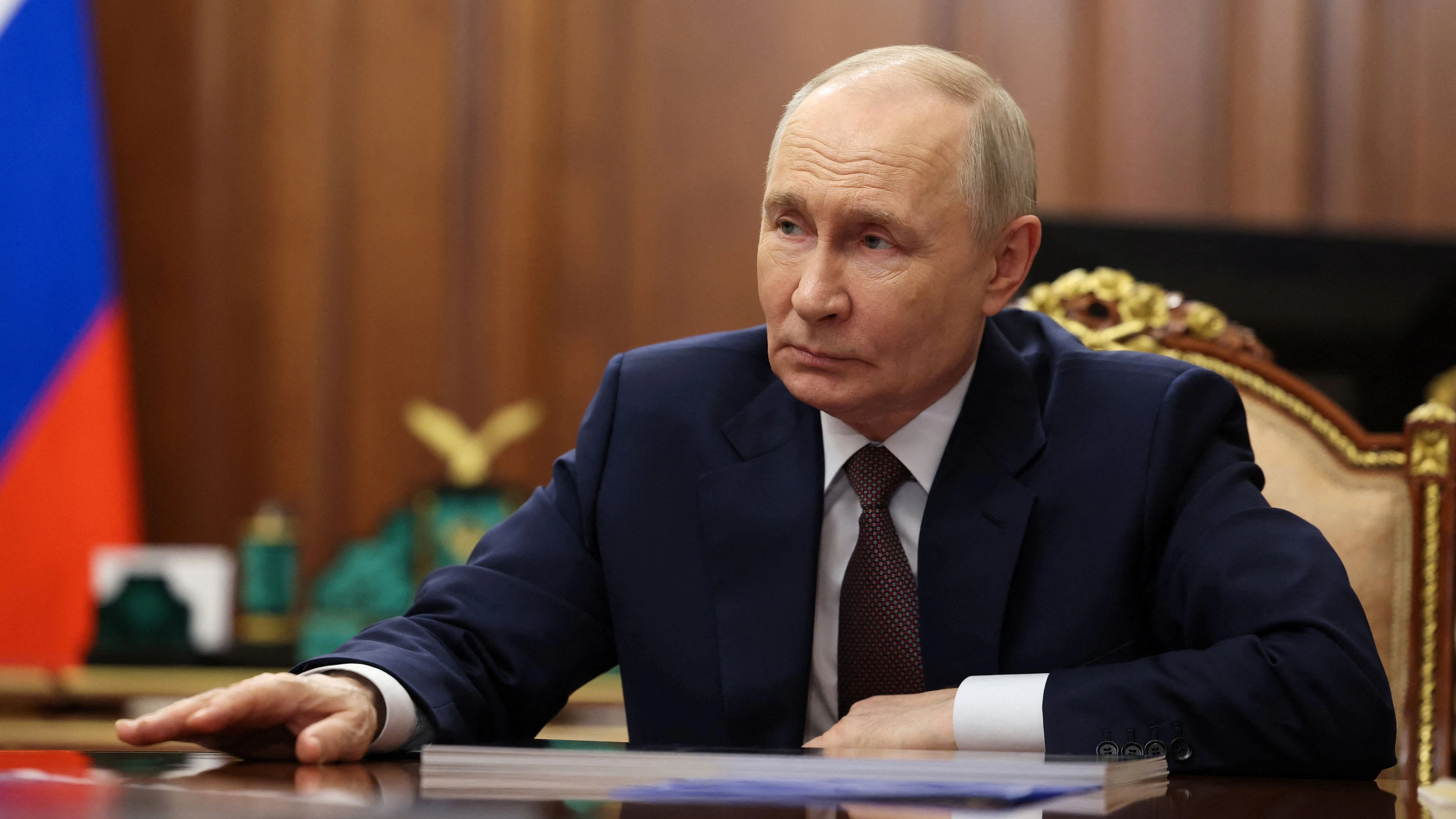 Russian President Vladimir Putin attends a meeting with Governor of the Omsk region Vitaly Khotsenko at the Kremlin in Moscow, Russia May 25, 2026. Sputnik/Vyacheslav Prokofyev/Pool via REUTERS ATTENTION EDITORS - THIS IMAGE WAS PROVIDED BY A THIRD PARTY.