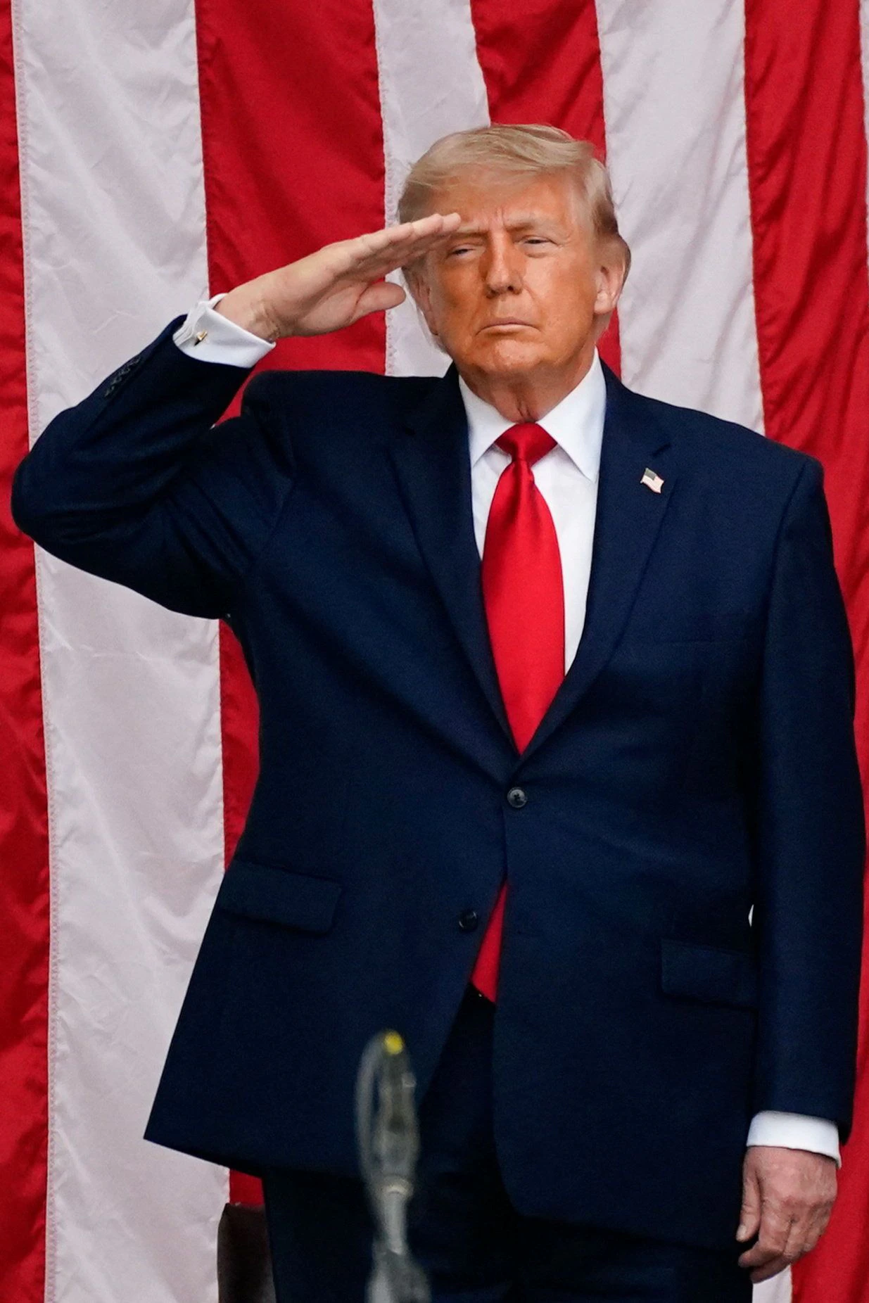 Gedanktag für die Kriegsopfer: Trump am Montag im Memorial Amphitheater am Arlington National Cemetery