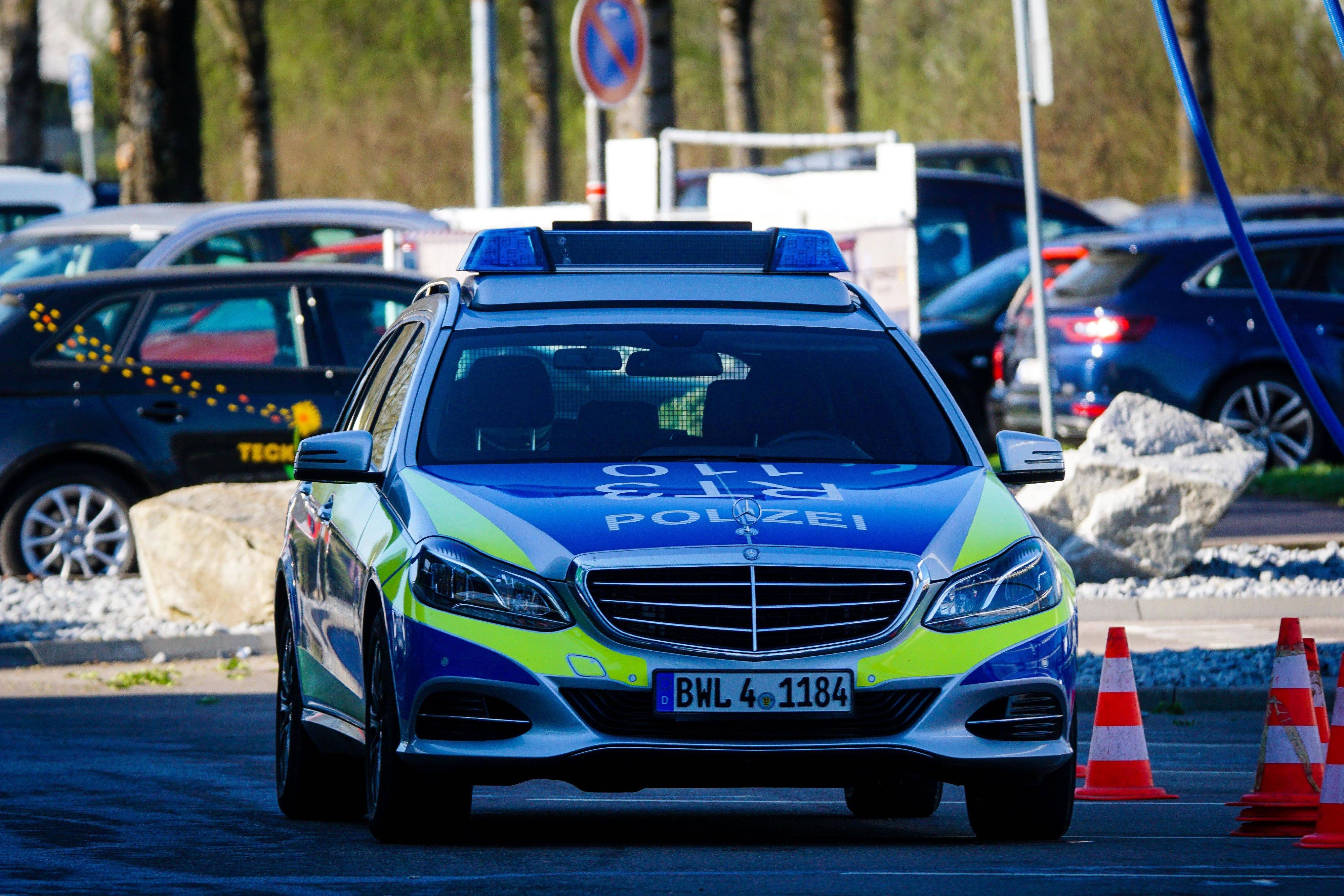 In Esslingen am Neckar konnte die Polizei vier Jugendliche, die offenbar einen Mord geplant hatten, festnehmen. (Symbolbild)