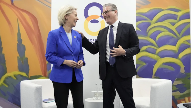 Zehn Jahre nach dem Ausstieg suchen die Briten wieder die Nähe zur EU. Mehrere Politiker sprechen von einem